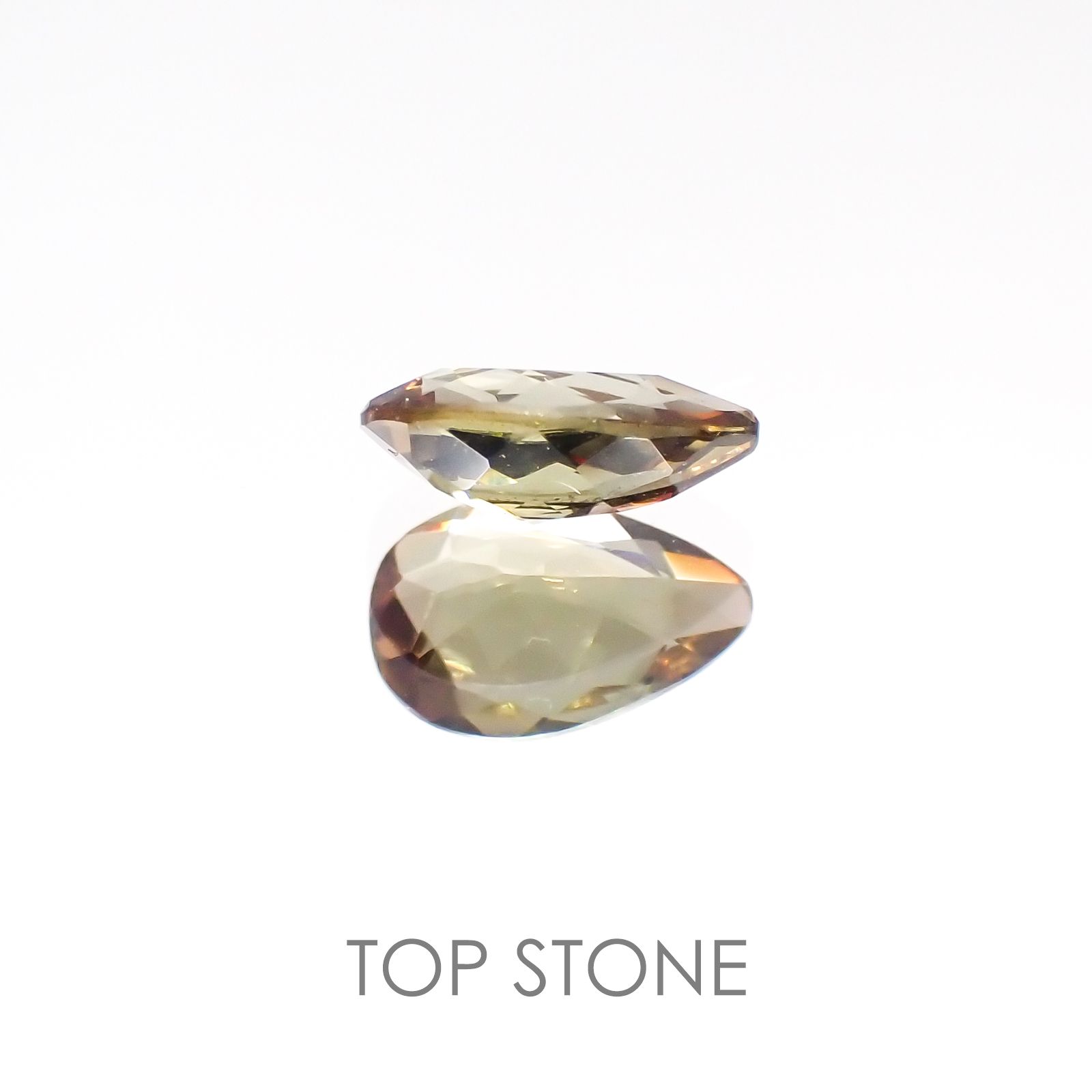 バイカラーアンダリュサイト スリランカ産 ルース 0.36ct[20117467]6.2×3.9mm前後