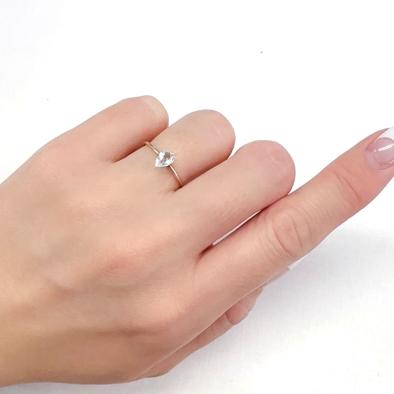 レインボームーンストーン ザンビア産 0.29ct[231224801]5.9x4mm前後