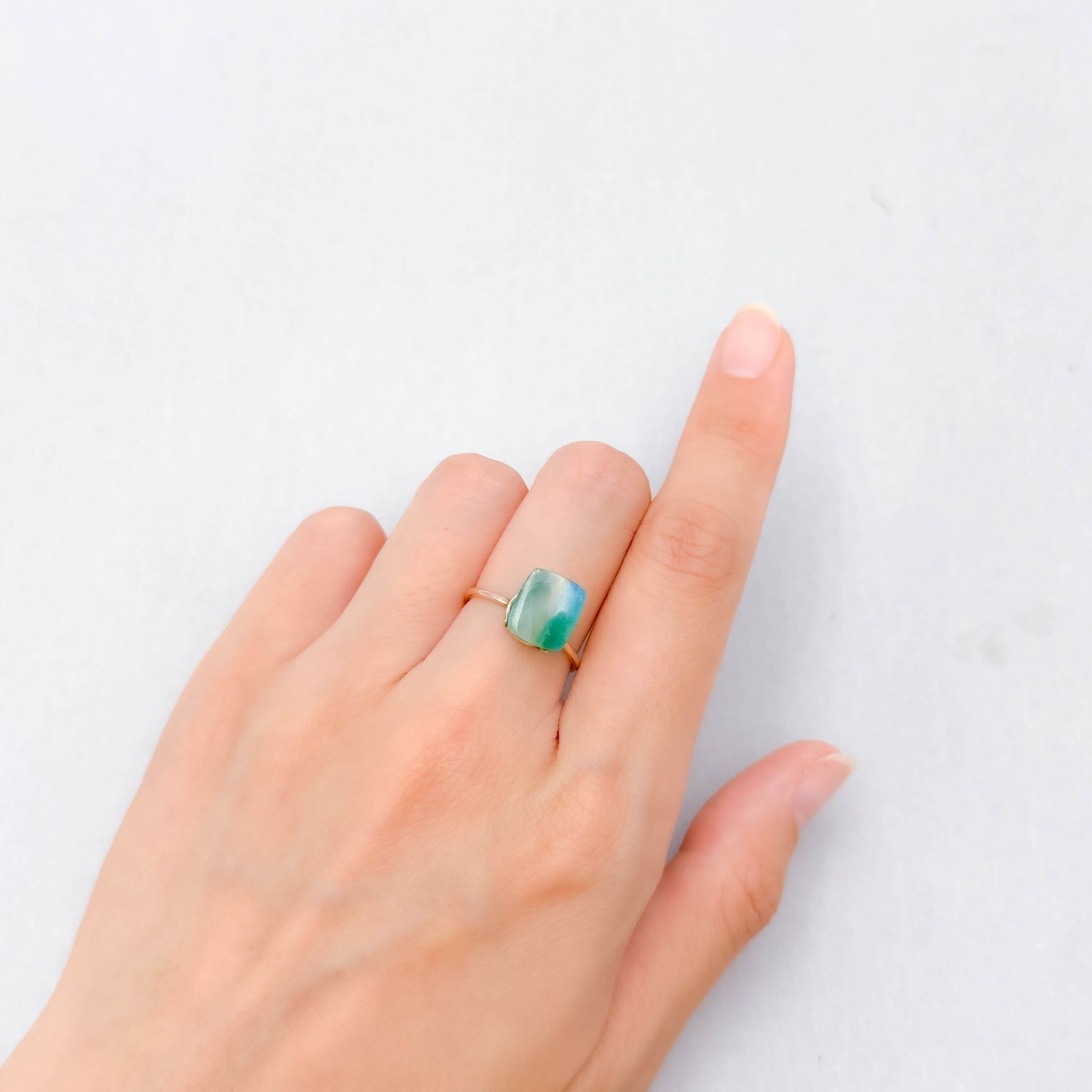 ブルーオパール ペルー産 3.12ct [250730724]9.8x8.6mm前後