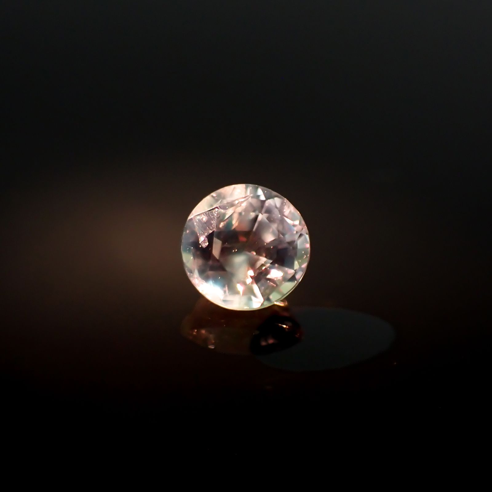 シルキーアレキサンドライト(宝石名アレキサンドライト)ブラジル・ミナスジェライス州ヘマチタ鉱山産 0.28ct 識別済[240527402]3.8x3.8mm前後