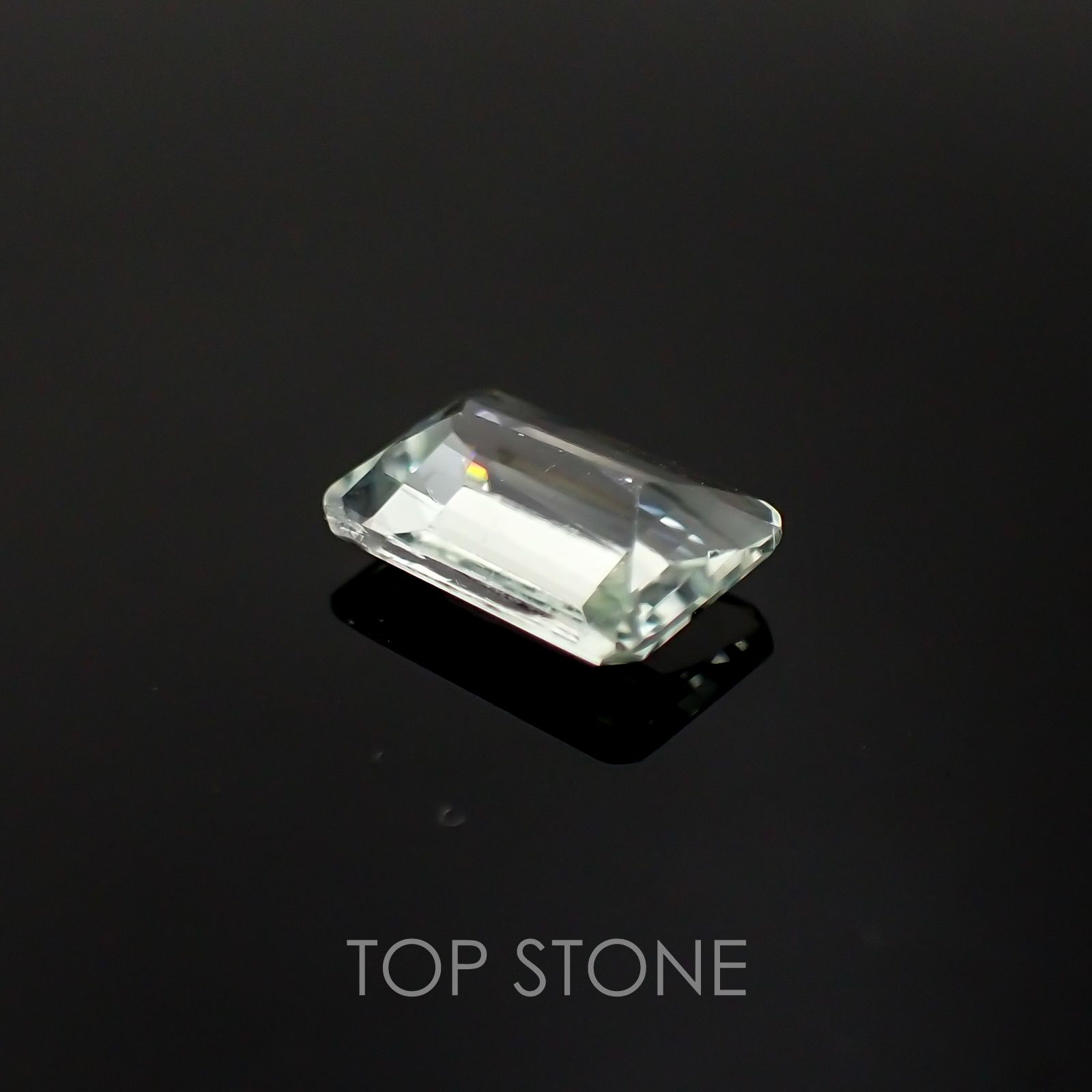 ライムスポジュミン(宝石名スポジュミン) アフガニスタン産 1.33ct 識別済[20128828]8.4×5.7mm前後