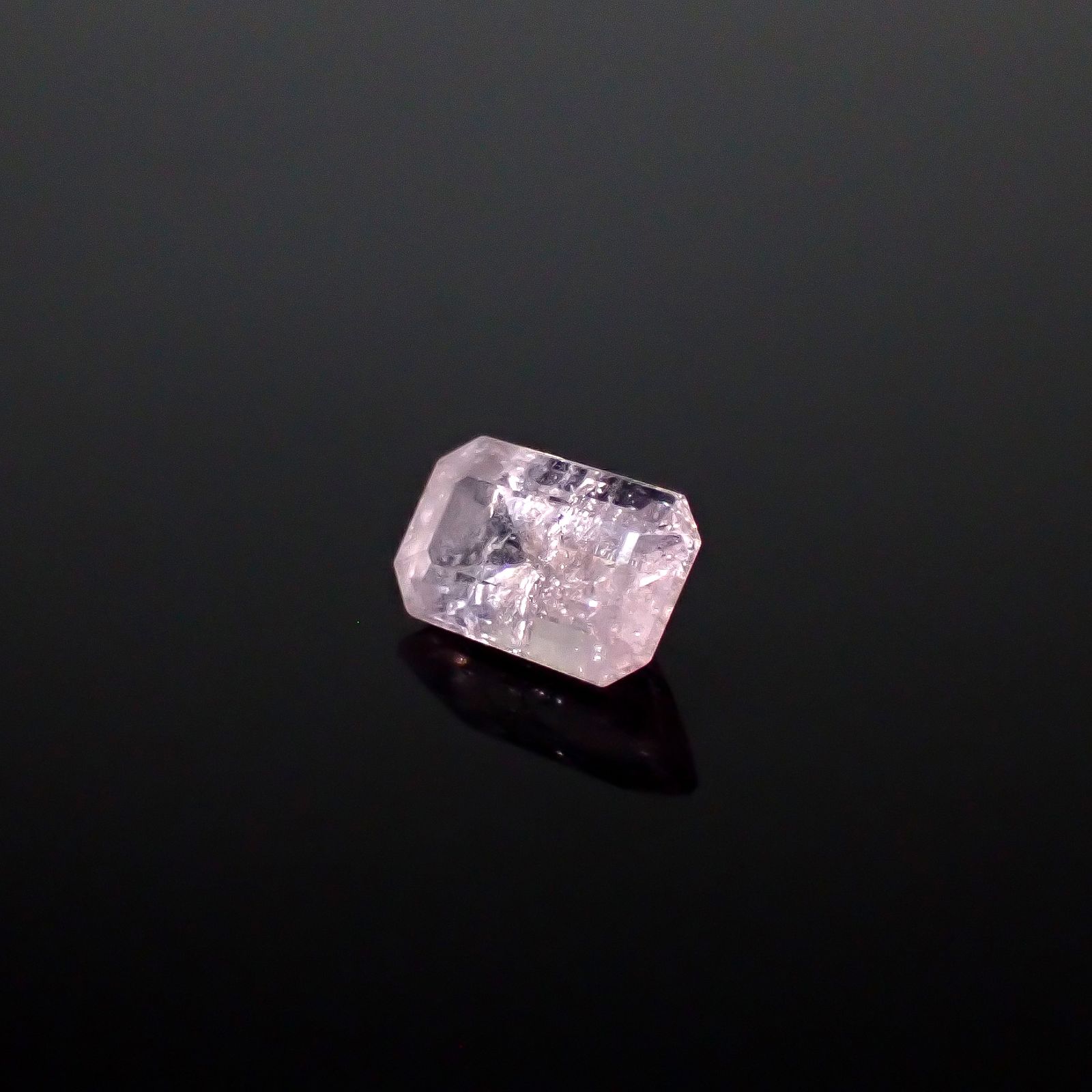 ピンクグロッシュラーガーネット(宝石名ピンク・グロッシュラー・ガーネット)ミャンマー産 0.618ct ソ付(日独)[250430291]6.2x3.9mm前後