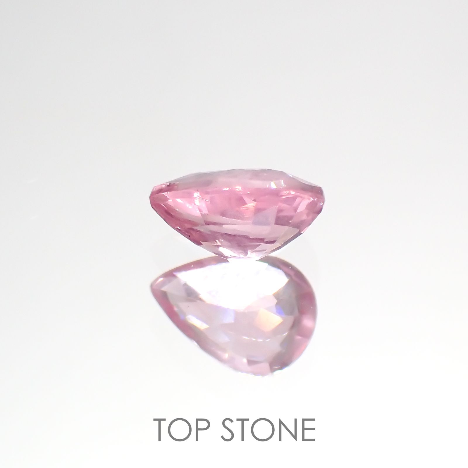 シルキーピンクスピネル(宝石名ピンク・スピネル)タンザニア産 0.61ct 識別済[220114138]6.2x4.3mm前後