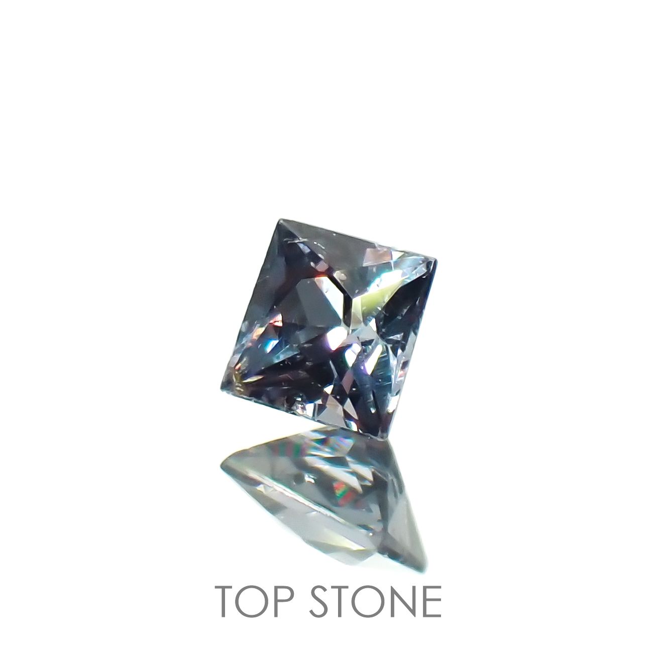 ◇プリンセスカット◇カラーチェンジガーネット アレキタイプ(宝石名ガーネット)マダガスカル・ベキリー産 0.10ct 識別済[221219412]2.4x2.4mm前後