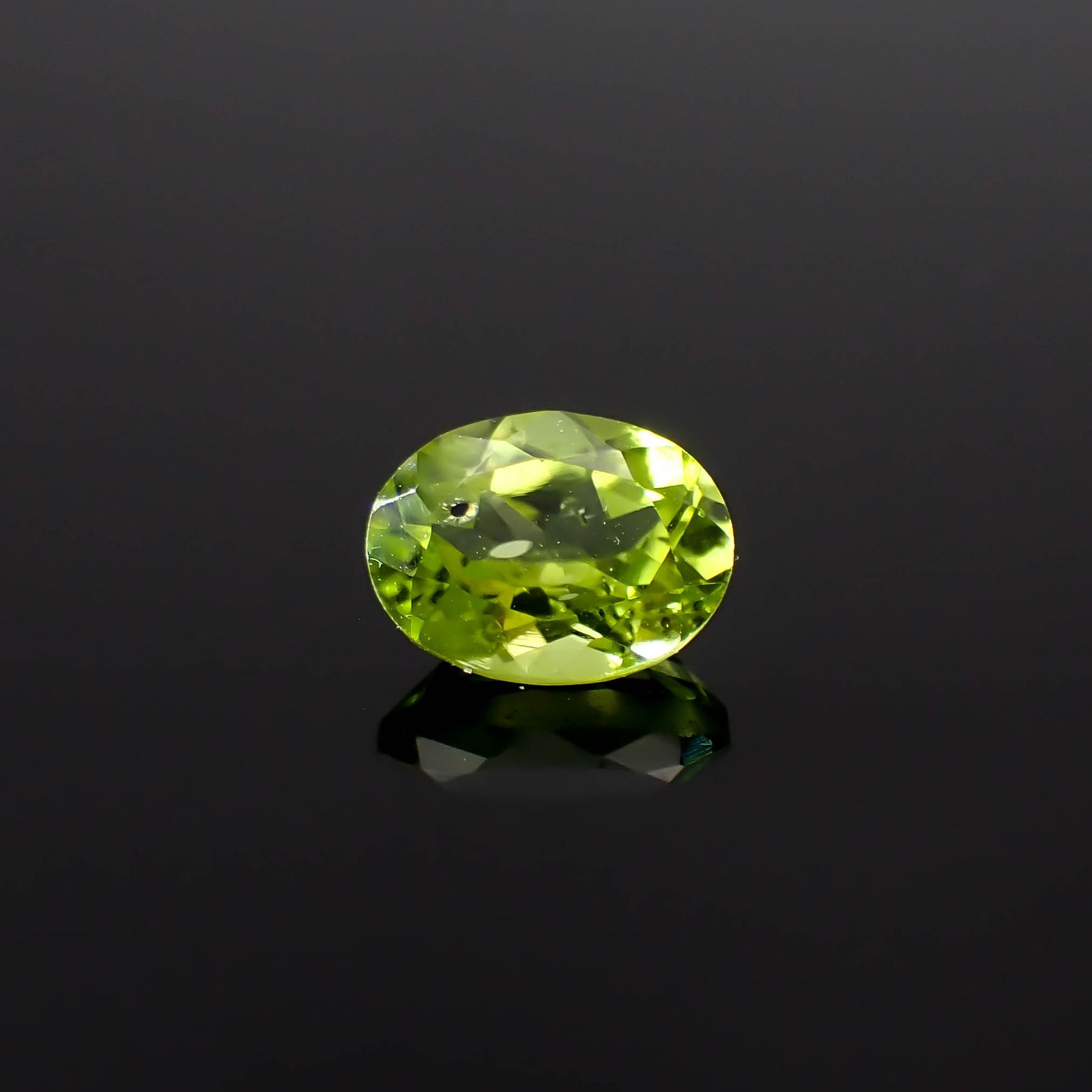 ブラックリリーパッドペリドット アメリカ・アリゾナ州産 1.62ct[240627940]8x6.1mm前後