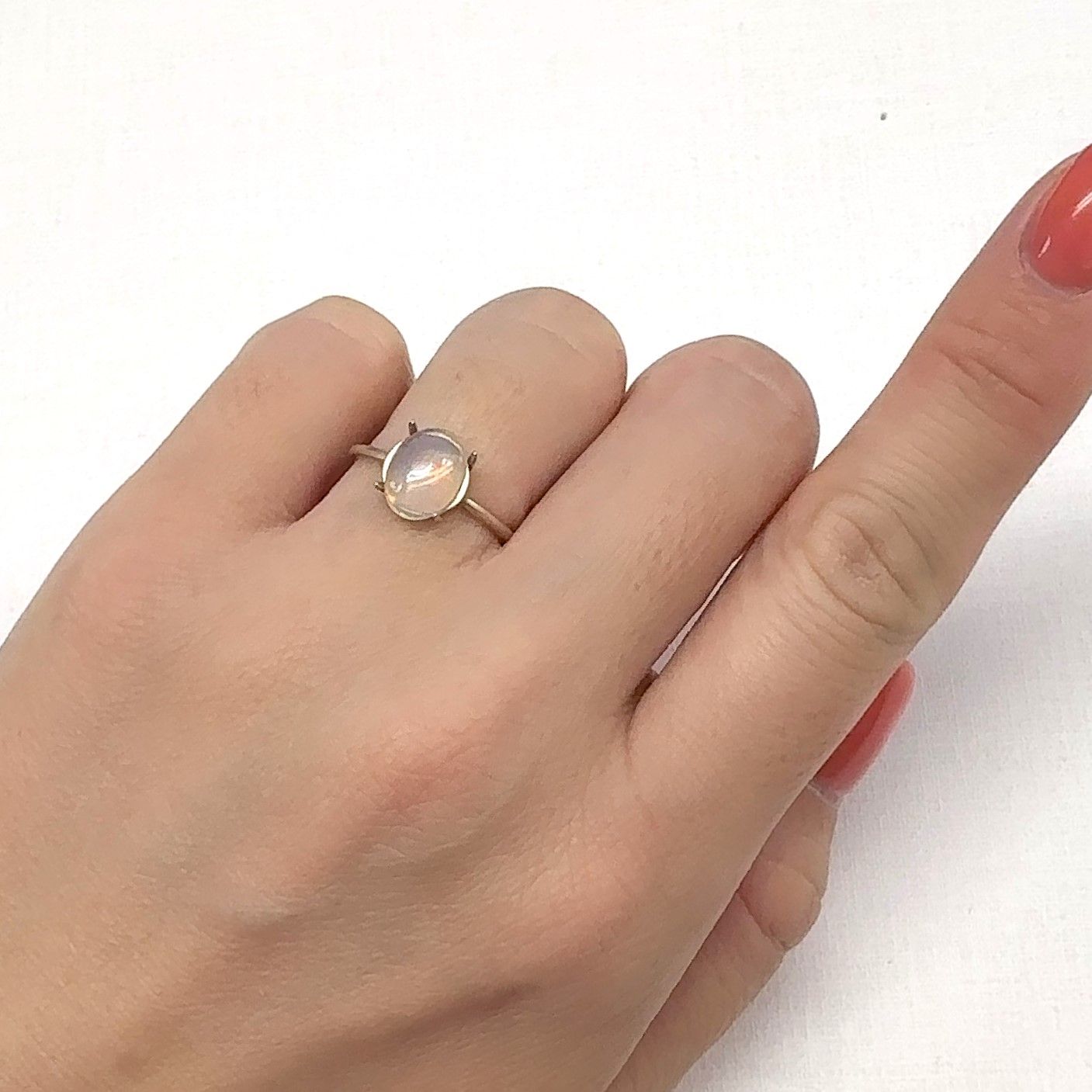 エチオピアオパール エチオピア産 0.90ct[240929035]9x6.9mm前後
