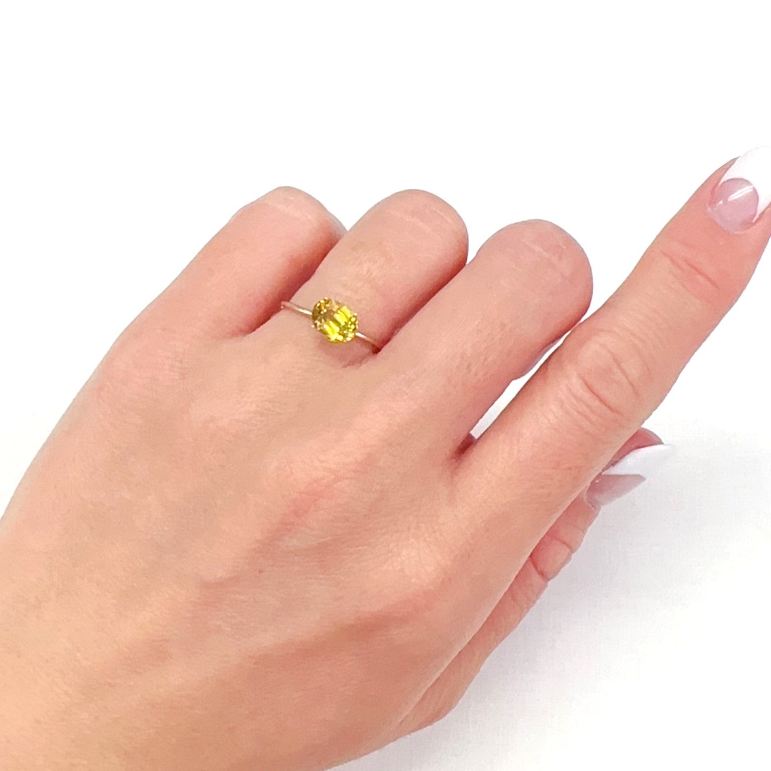 マリガーネット(宝石名グロッシュラー アンドラダイト・ガーネット)マリ共和国産 1.43ct 識別済[231224577]7.2x5.5mm前後