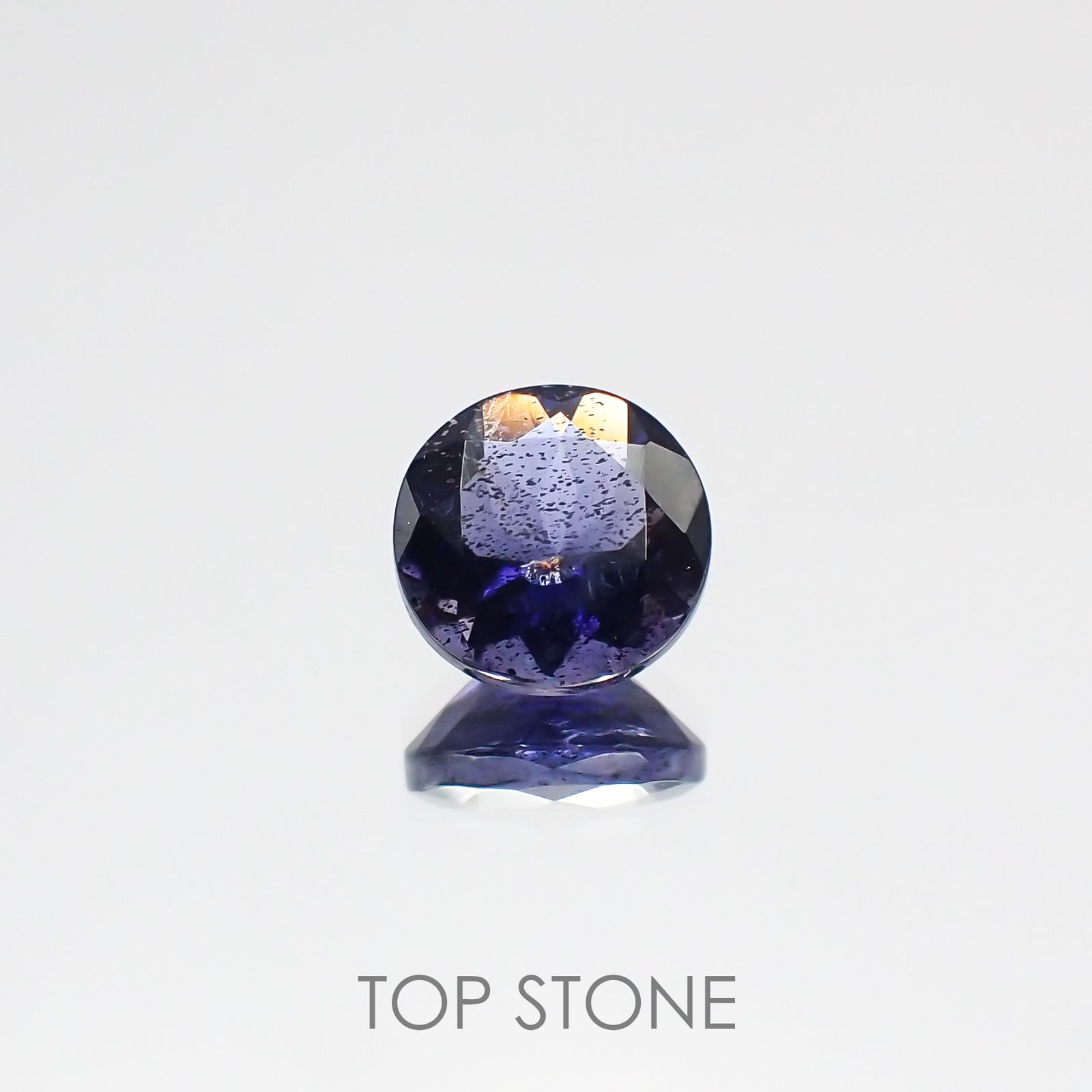 アイオライトサンストーン インド・ブラジル産 ルース 0.77ct[210611089]6.1×6mm前後