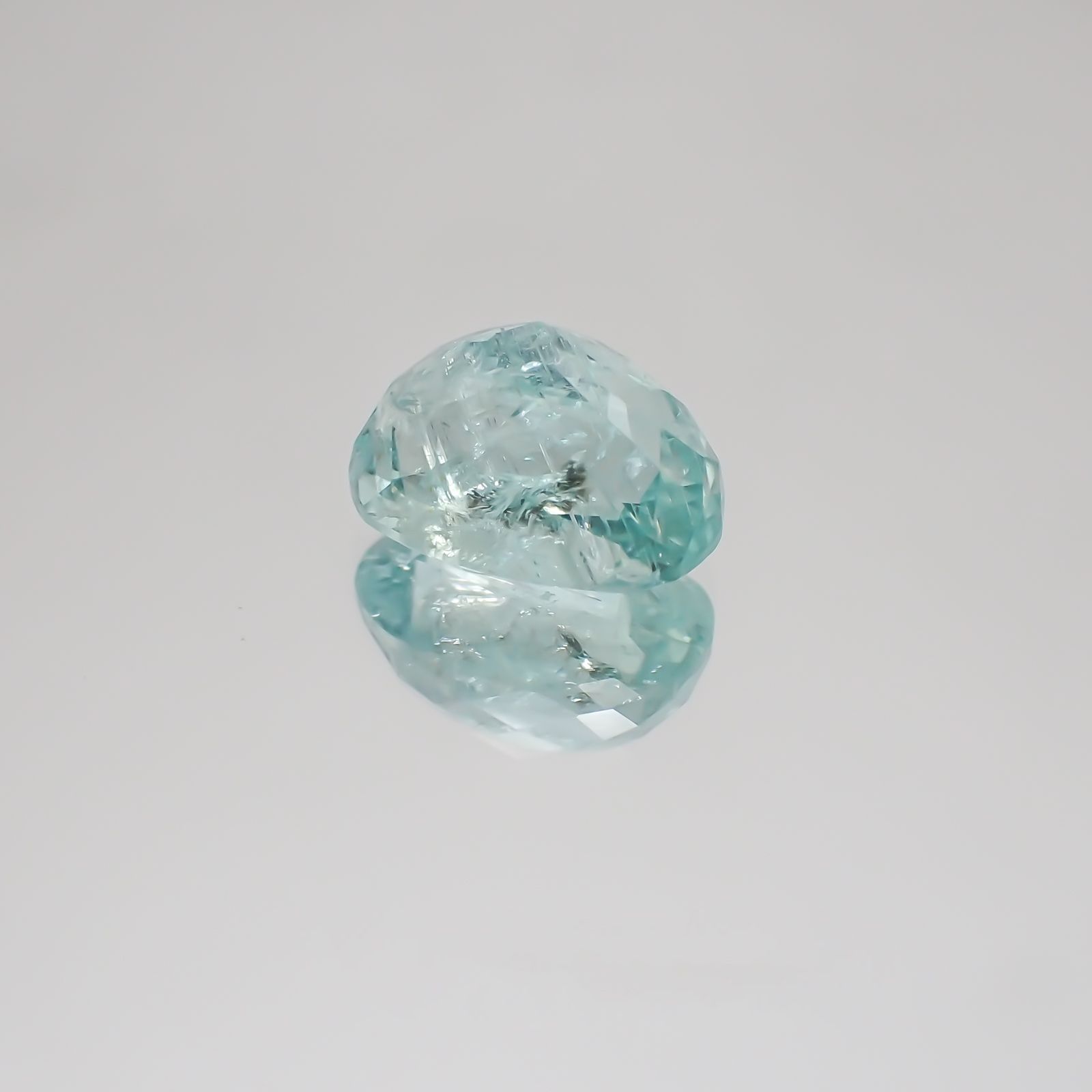 パライバトルマリン(宝石名トルマリン/別名パライバ・トルマリン) モザンビーク産 3.57ct 識別済[21059405]10.4×7.3mm前後