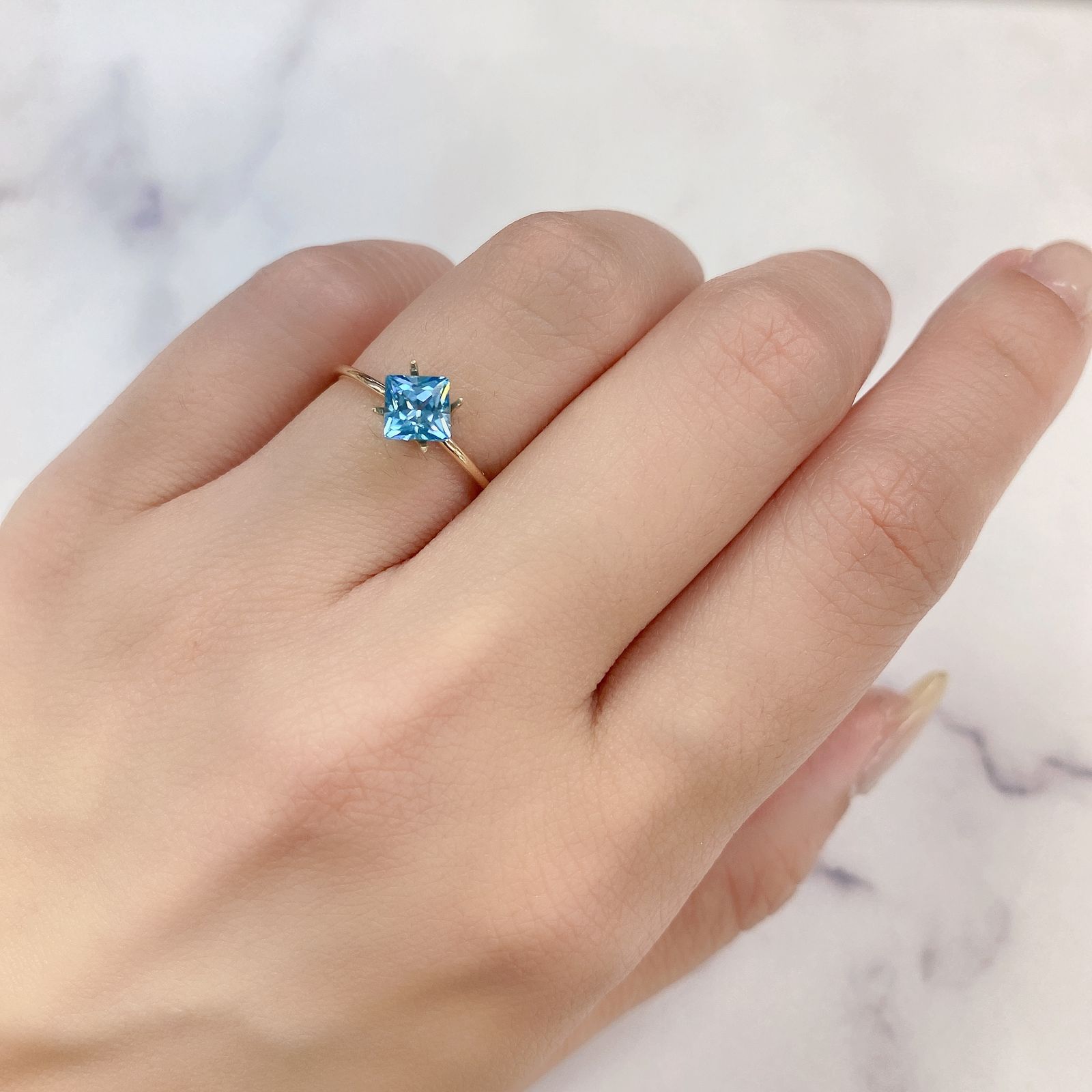 ◇プリンセスカット◇ブルージルコン(宝石名ジルコン) カンボジア産 1.13ct 識別済[210913432]5.1×5.1mm前後
