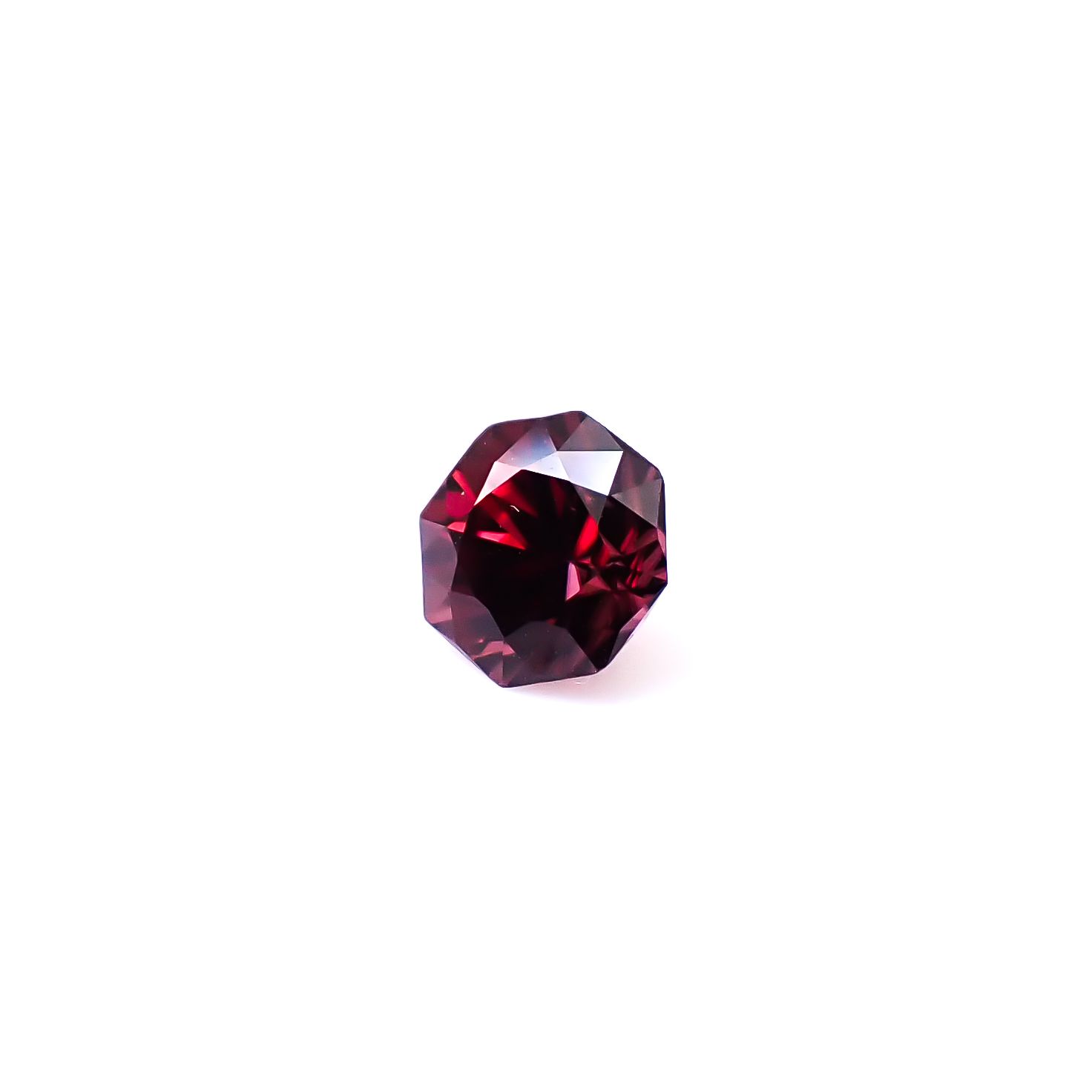 ◇オクタゴンカット◇レッドジルコン(宝石名ジルコン)スリランカ/カンボジア産 識別済 0.82ct / 5x5mm前後 [260732550]