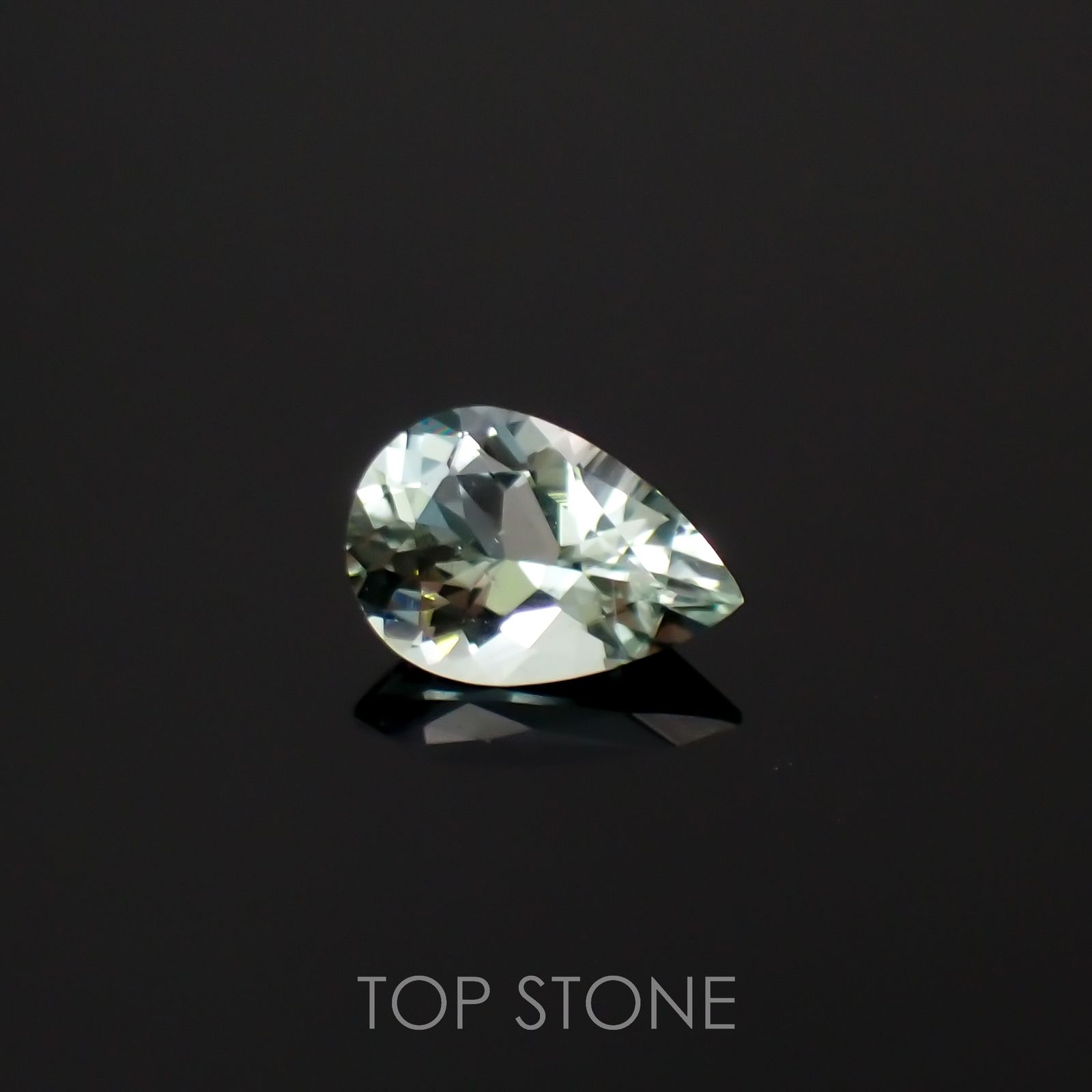 ミントベリル ブラジル産 0.60ct[230119951]7.5x5.1mm前後