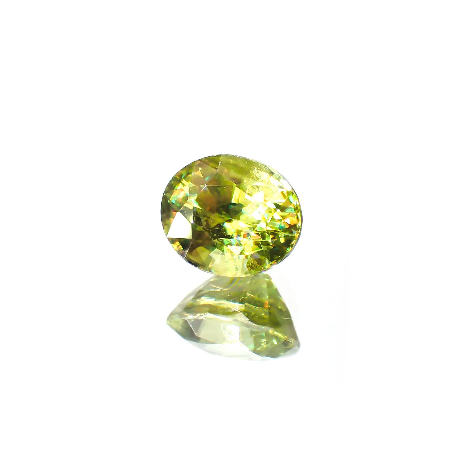スフェーン(宝石名スフェーン)マダガスカル産 0.92ct 識別済[220113868]6.3x5.3mm前後