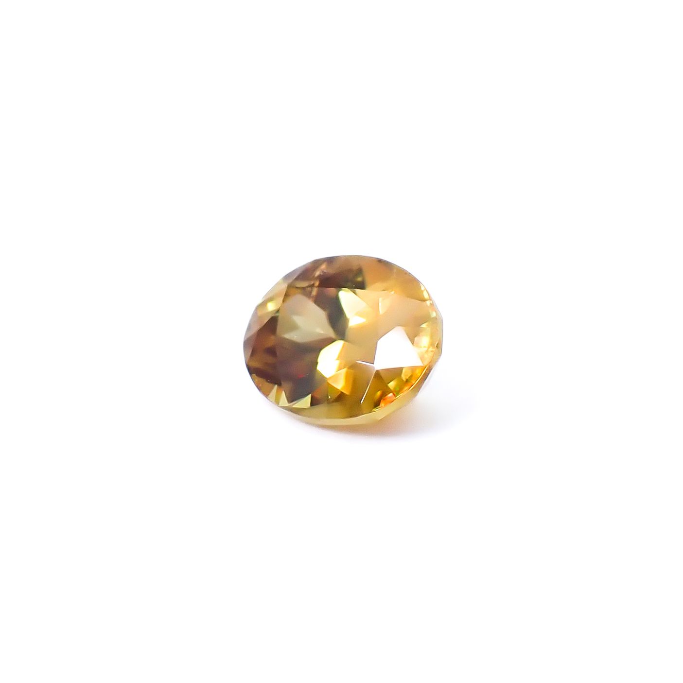 ゴールデンスフェーン マダガスカル産 1.33ct / 7.7x6mm前後 [260632352]