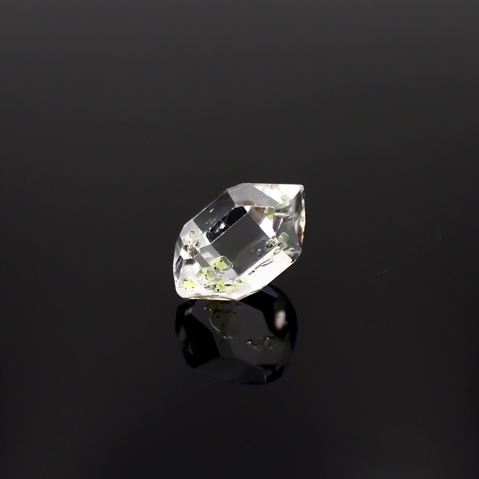 オイルインクォーツ原石 パキスタン産 4.04ct[231224718]12.8x8.6mm前後