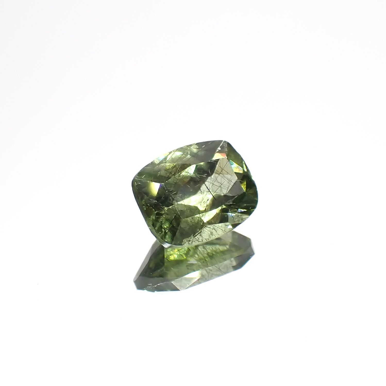ルドウィジャイトインペリドット パキスタン産 1.28ct[230220730]7.3x5.7mm前後
