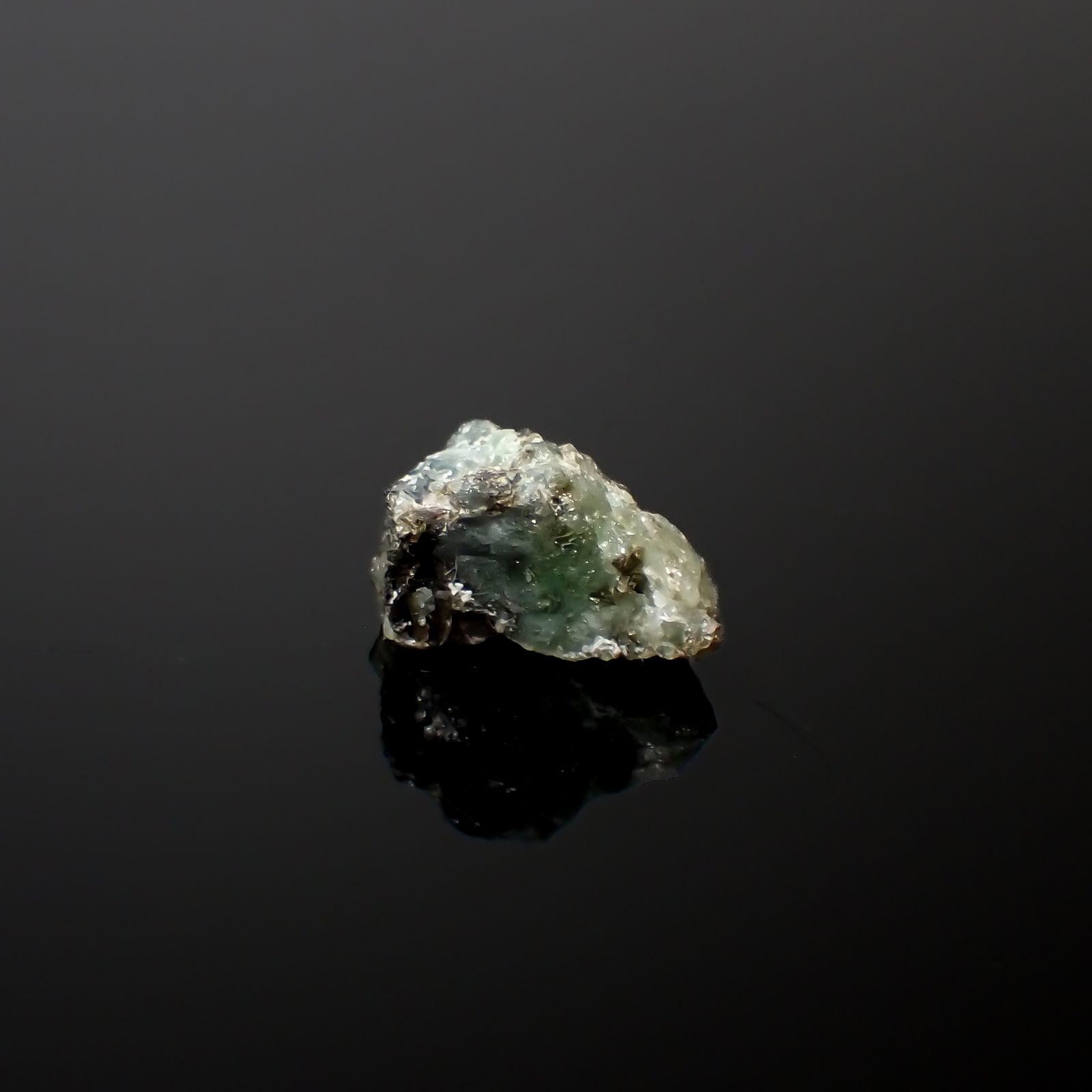 アレキサンドライト 原石 ロシア産 9.29ct[240427018]15.7x10.2mm前後