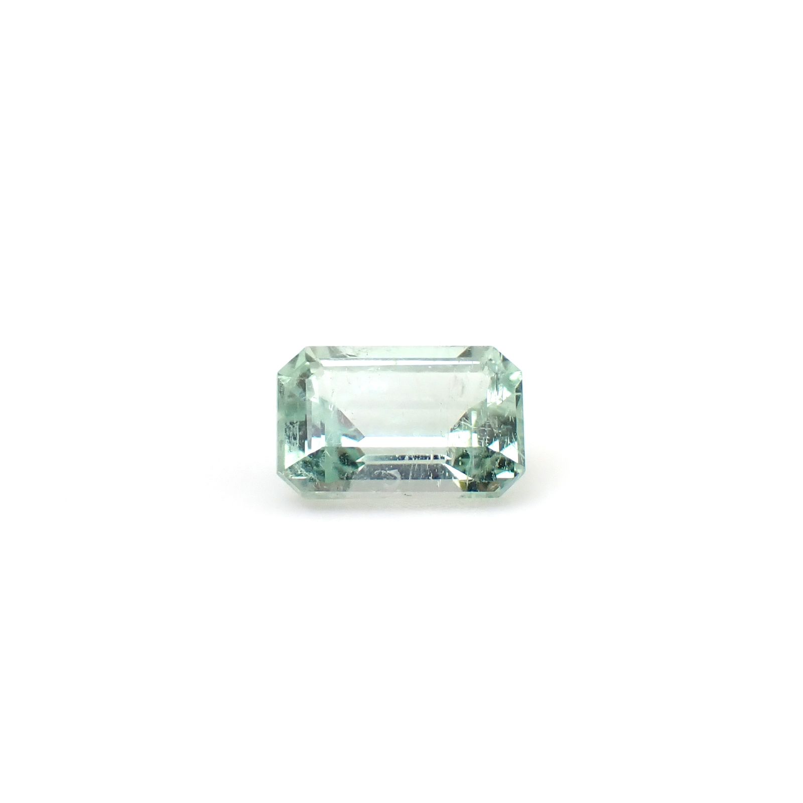 バナジウムコーネルピン(宝石名コーネルピン)タンザニア・タンガ州産 識別済 0.91ct / 6.7x4.4mm前後 [260815621]