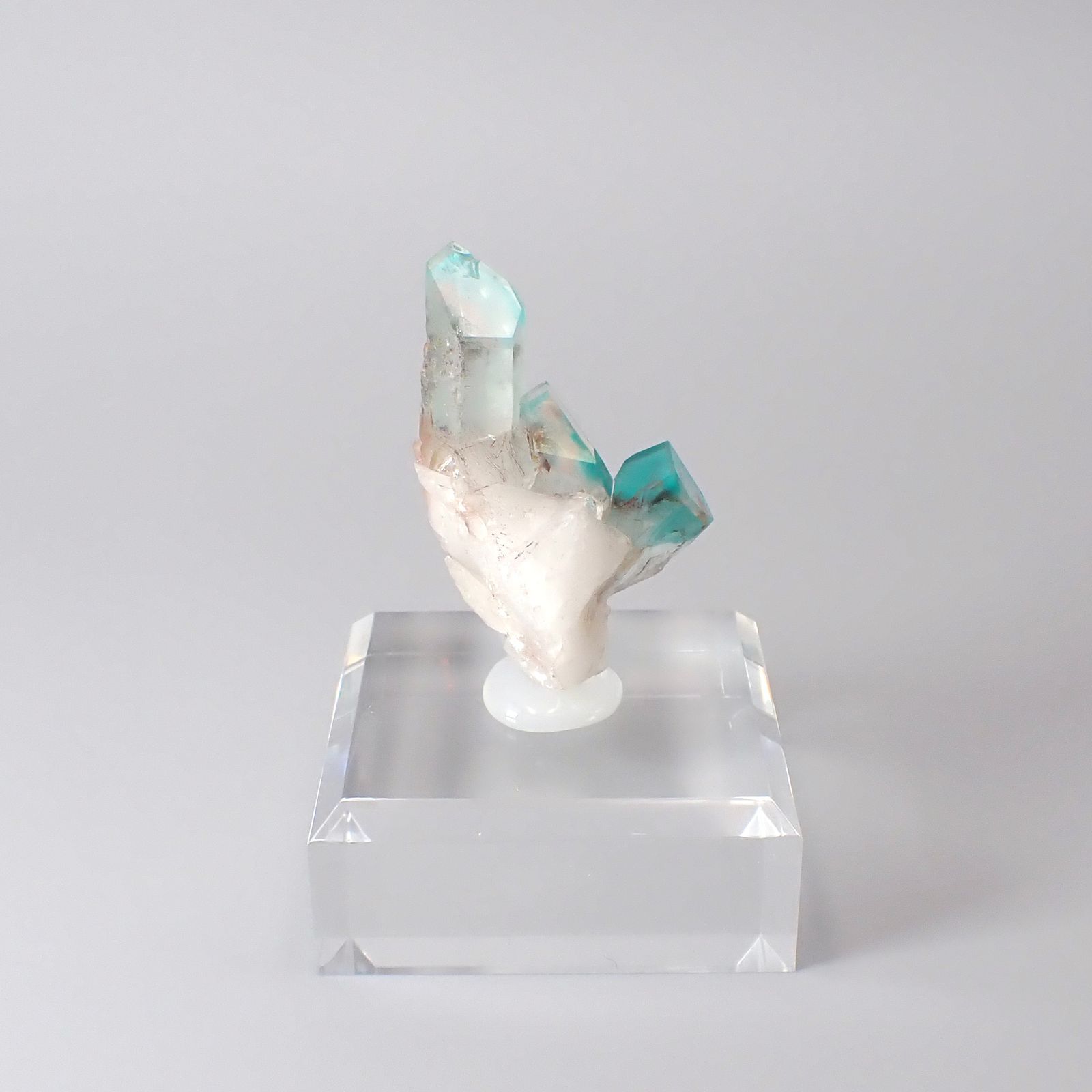 アホイトインクォーツ原石 南アフリカ・メッシーナ鉱山産 アクリル台座付き 97.35ct(19.47g) / 31x28x47.5mm前後 [260532291]