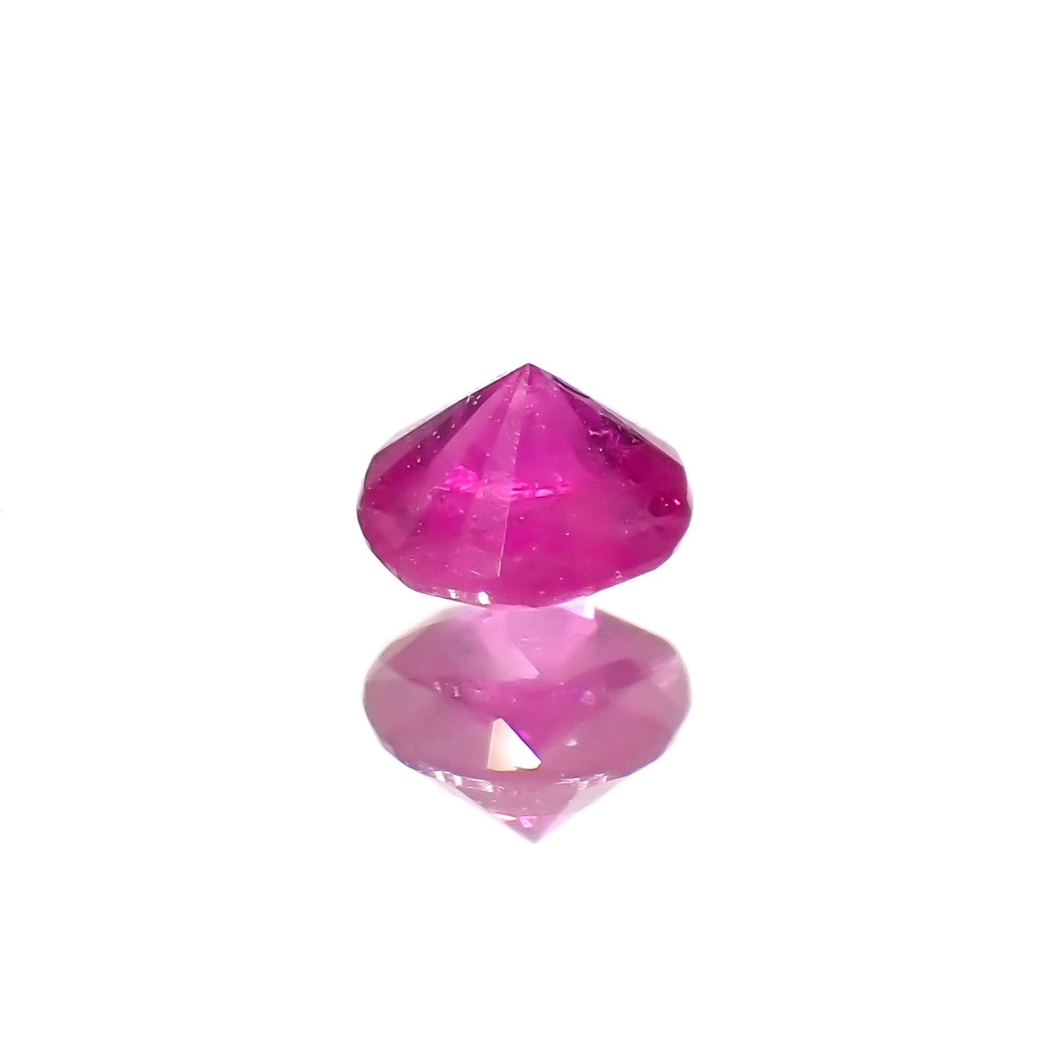 ルビー(宝石名ルビー)タイ/ミャンマー産 0.14ct 識別済[230321302]2.9x2.8mm前後