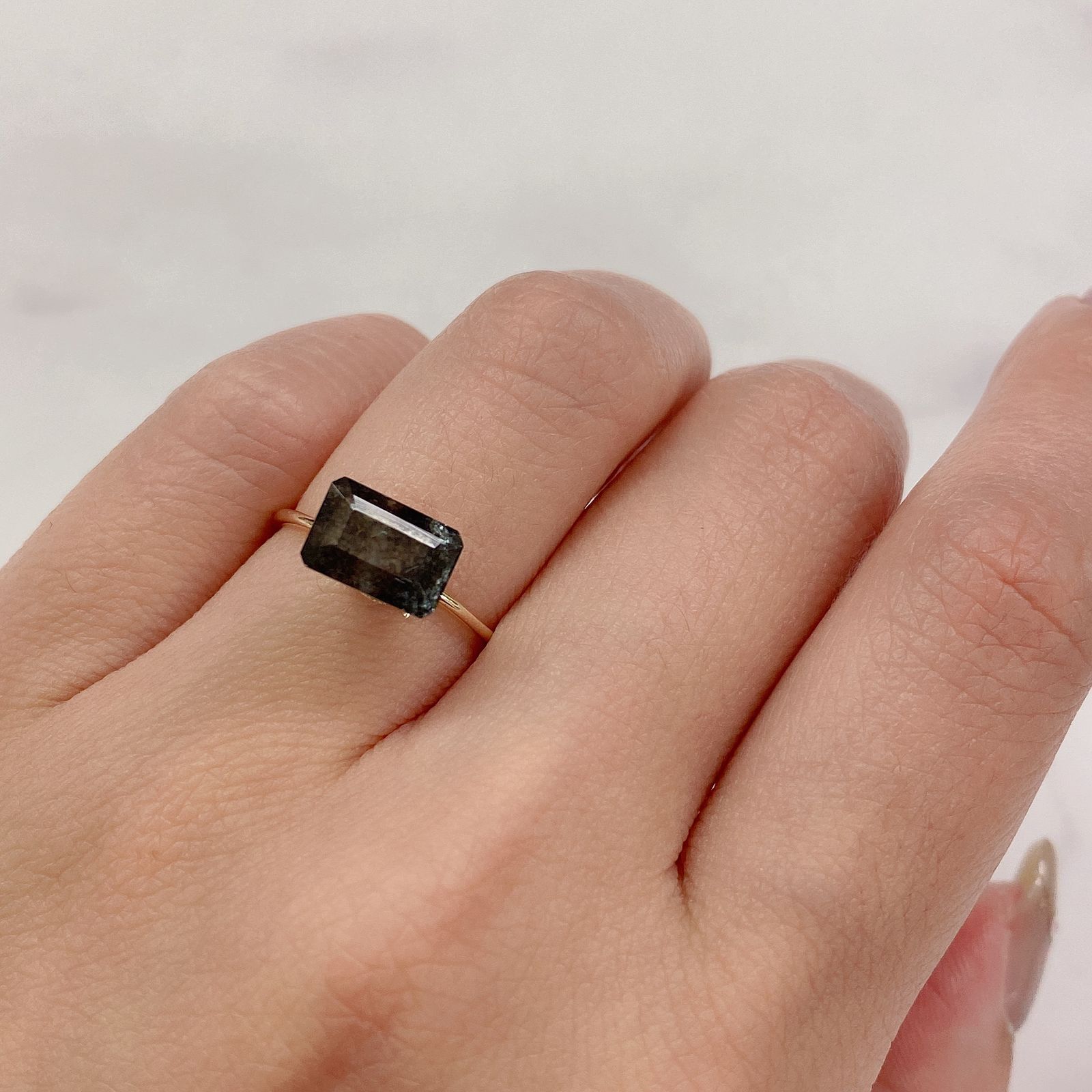 アベンチュリンアクアマリン(宝石名アクアマリン) ナイジェリア産 2.43ct 識別済[210712987]8.8×6mm前後