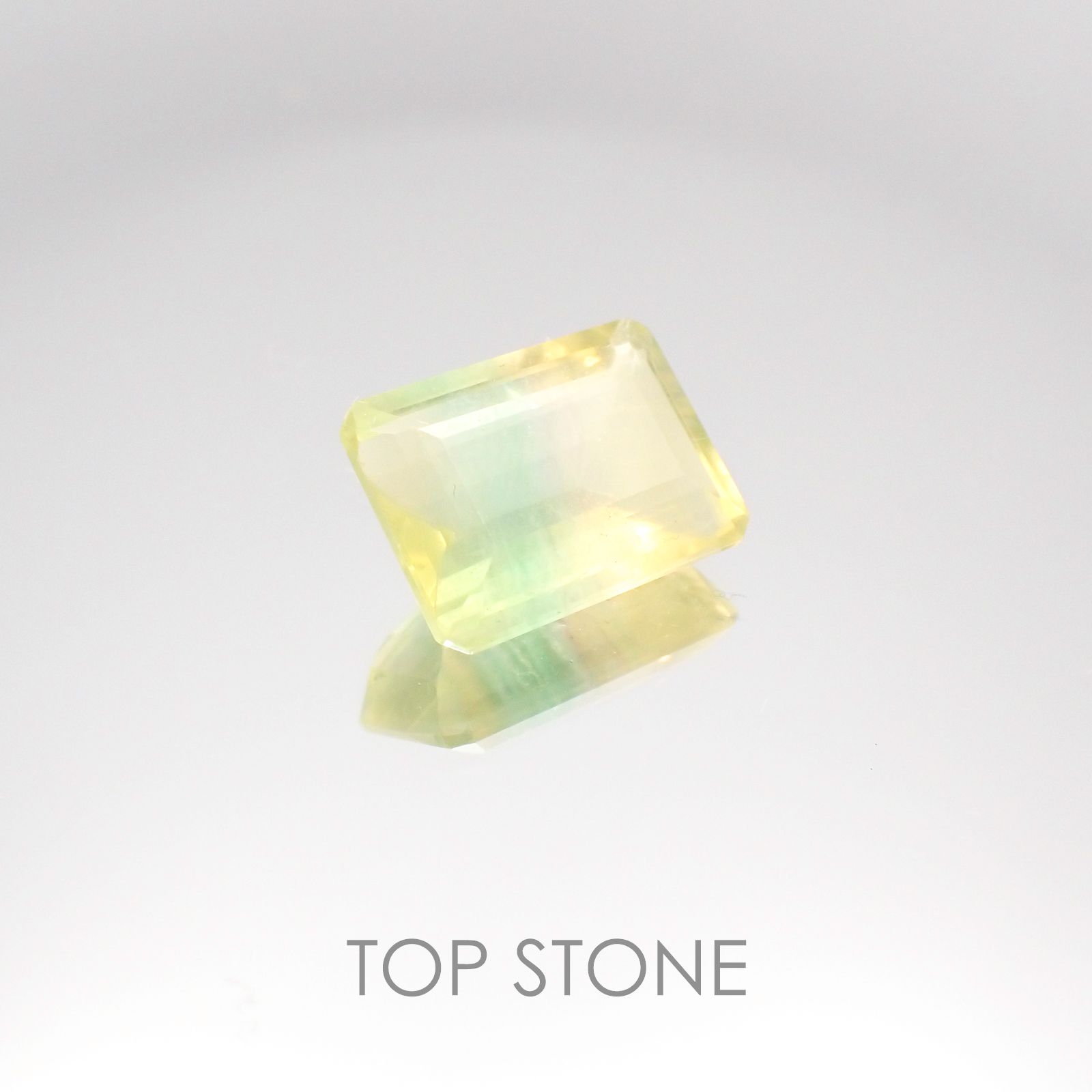 バイカラーフローライト ブラジル産 ルース 7.97ct[20107068]13.7×10.1mm前後