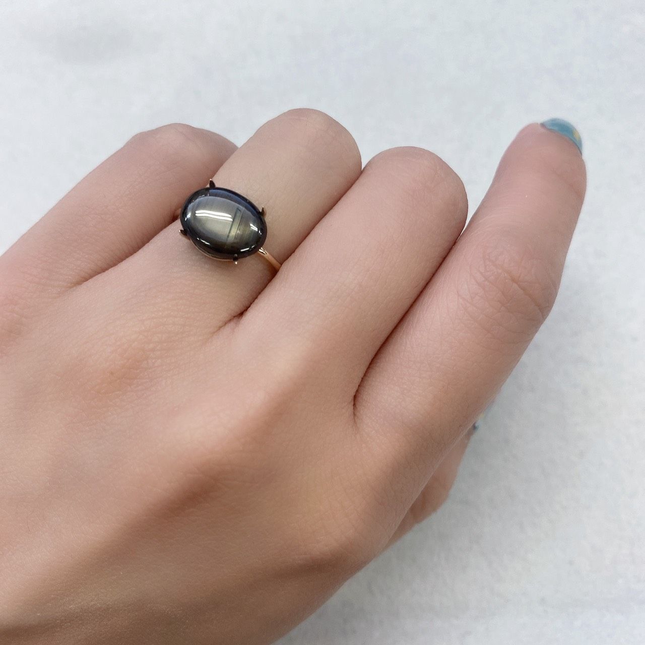 ブラックスターサファイア(宝石名ブラック・スターサファイア) タイ産 3.93ct 識別済[210812912]11.9×8.9mm前後