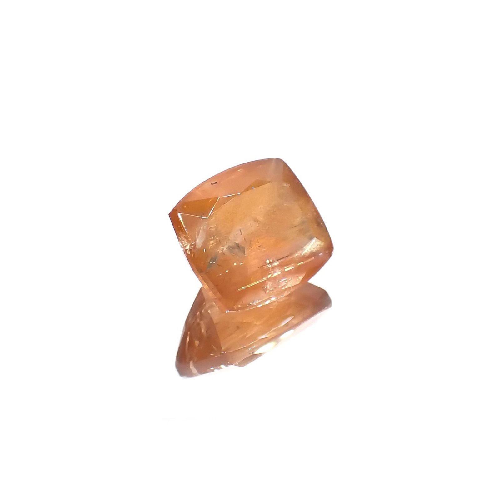 サンストーンスキャポライト(宝石名シーン・スキャポライト)タンザニア産 識別済 2.60ct / 9.2x8.1mm前後 [221219274]
