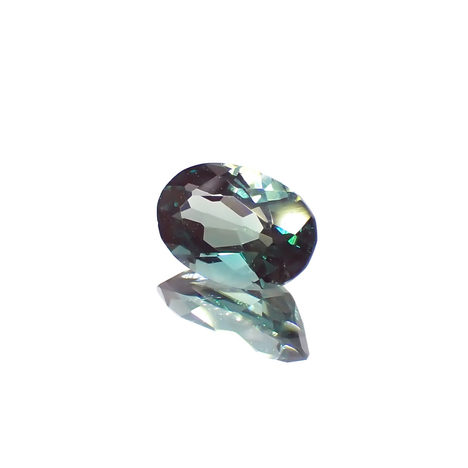 カラーチェンジアンデシン モンゴル産 0.38ct[231023556]6.1x3.9mm前後
