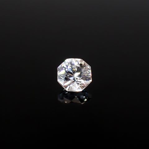 ◇オクタゴンカット◇カラーレスジルコン(宝石名ホワイト・ジルコン)スリランカ/カンボジア産 識別済 0.89ct / 5.1x5mm前後 [251231384]