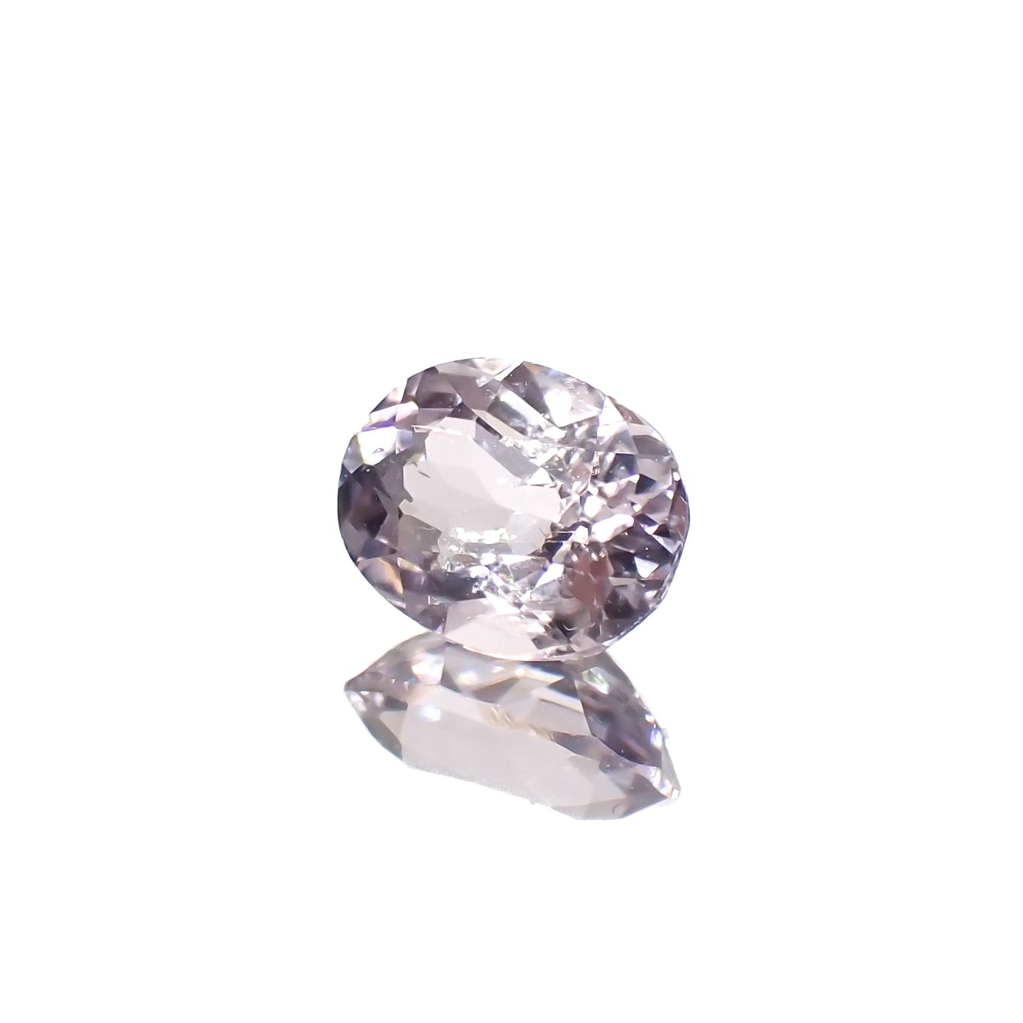 マリアライト フルオレッセンス(宝石名スキャポライト)スリランカ産 0.65ct 識別済[230421675]6.5x5mm前後