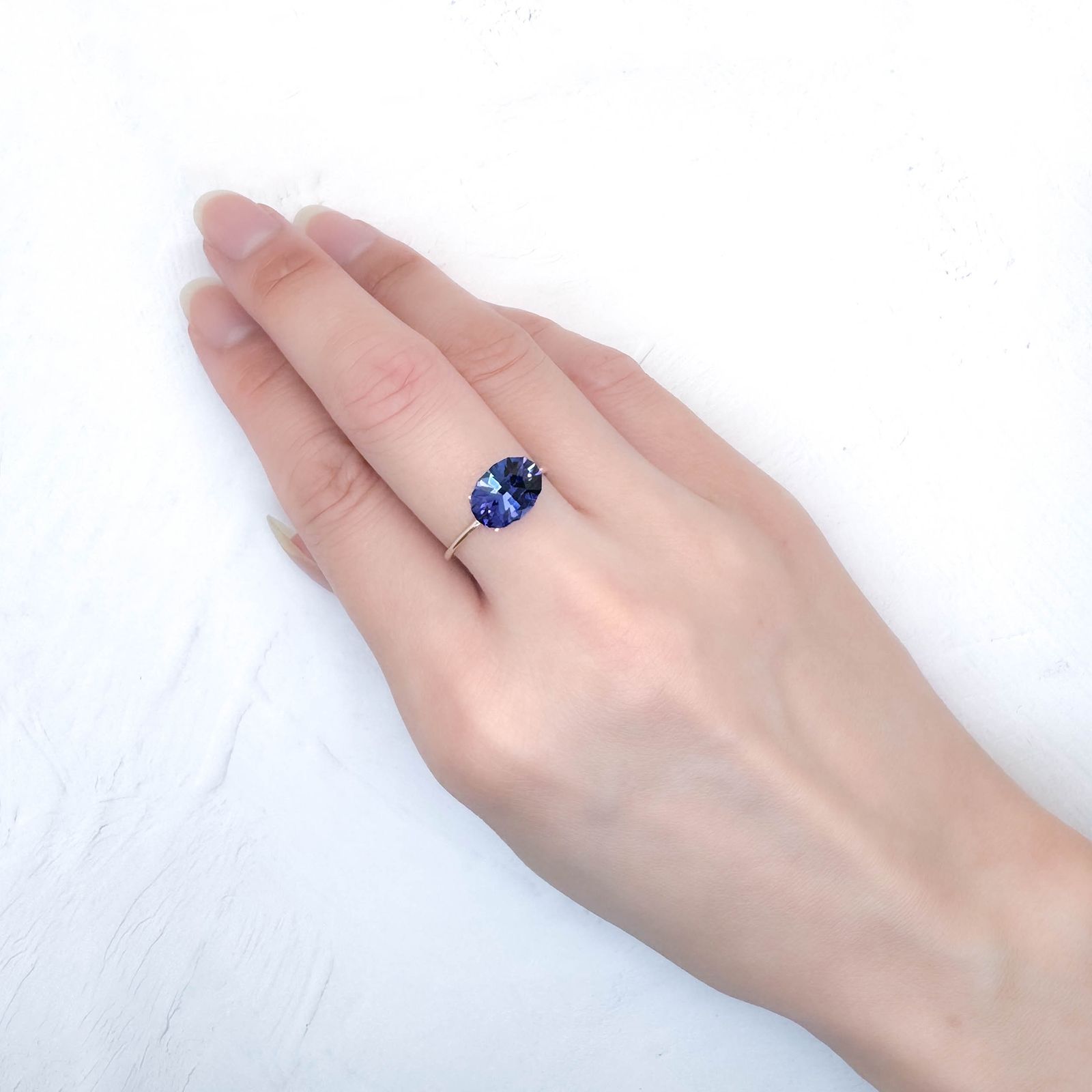 ◇カスタムカット◇タンザナイト(宝石名タンザナイト)タンザニア産 識別済 2.78ct / 10.5x7.4mm前後 [251031290]