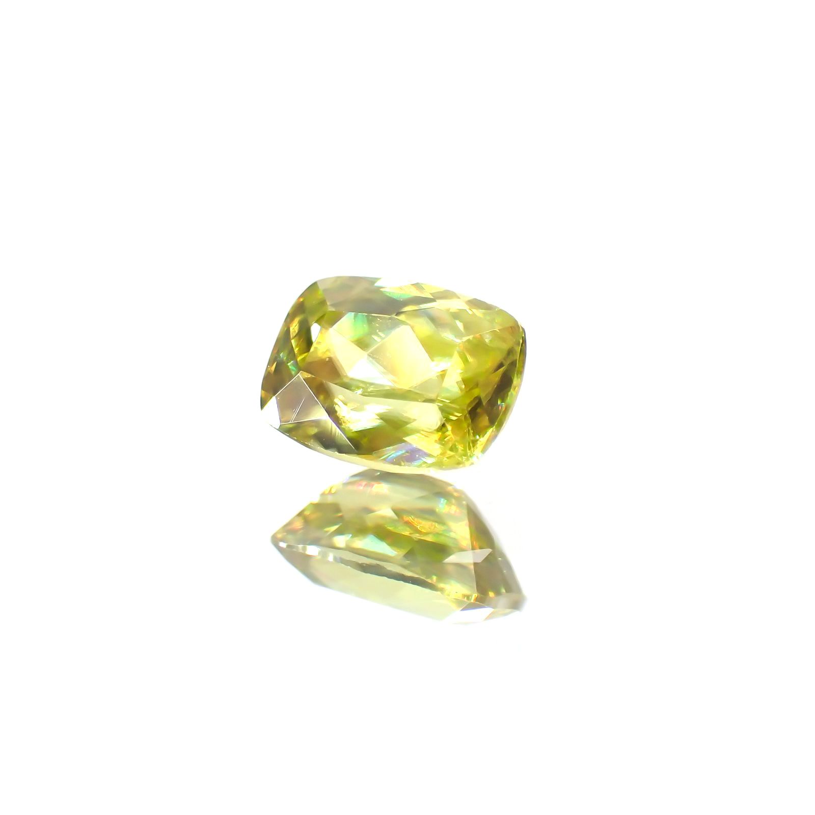 スフェーン(宝石名スフェーン)マダガスカル産 0.65ct 識別済[220113863]6x4.5mm前後
