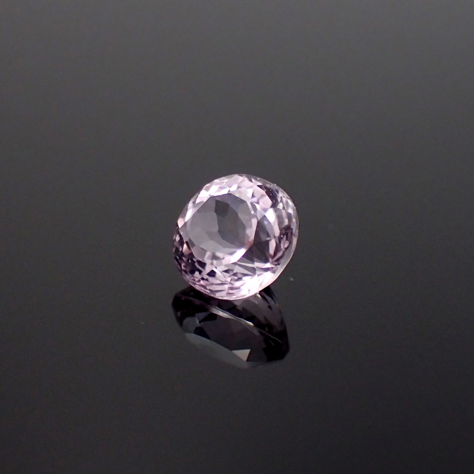 クンツァイト アフガニスタン産 0.95ct[231224771]5.8x5.7mm前後
