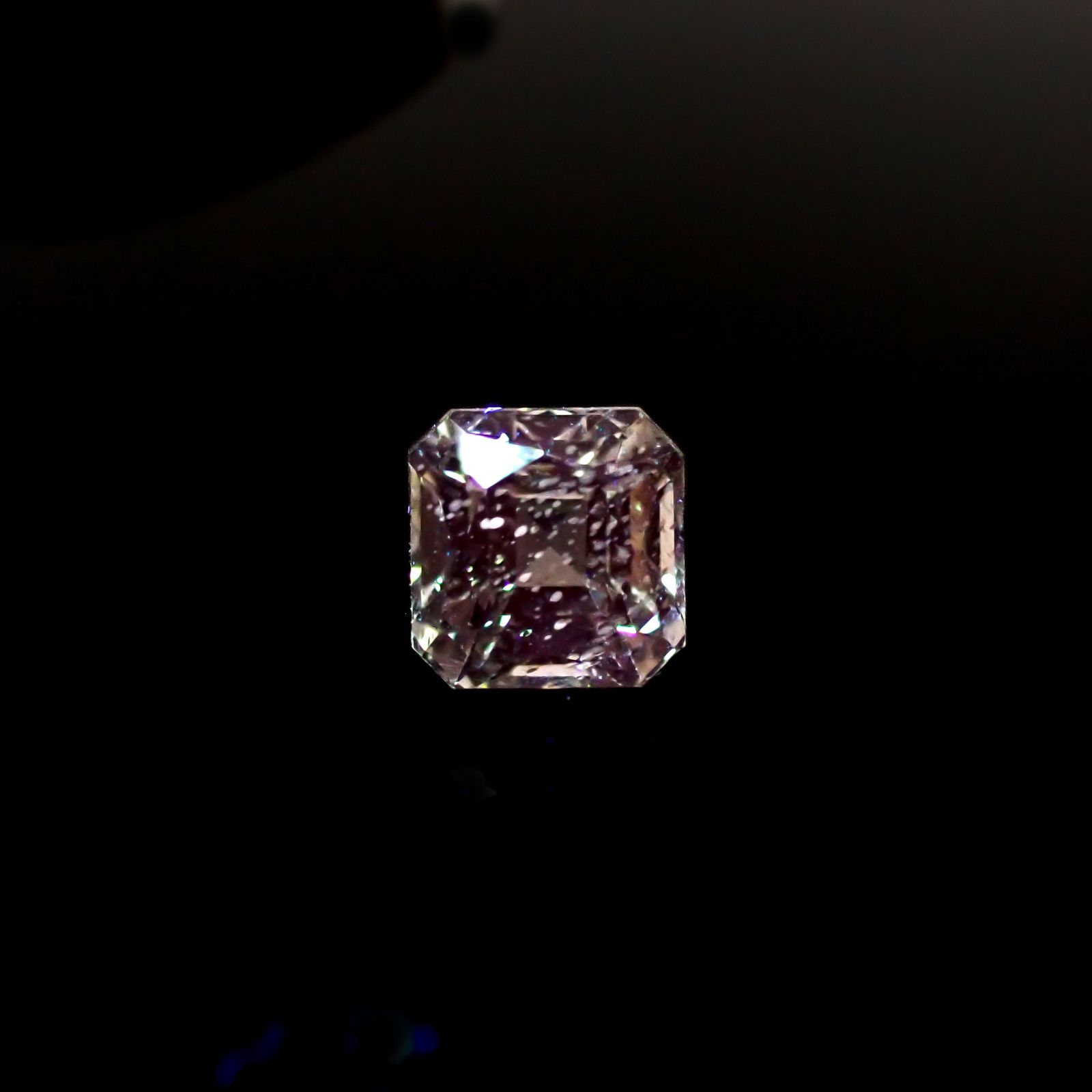 リリーパッドアパタイト フルオレッセンス アフリカ産 2.47ct [241129418]6.9x6.7mm前後