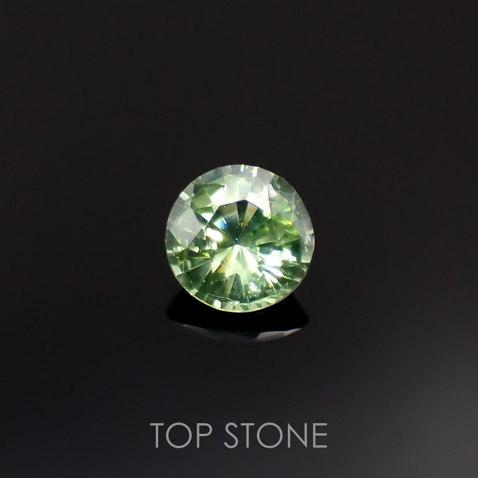 グリーンジルコン(宝石名ジルコン)スリランカ/カンボジア産 0.49ct 識別済[230220686]4.7x4.6mm前後