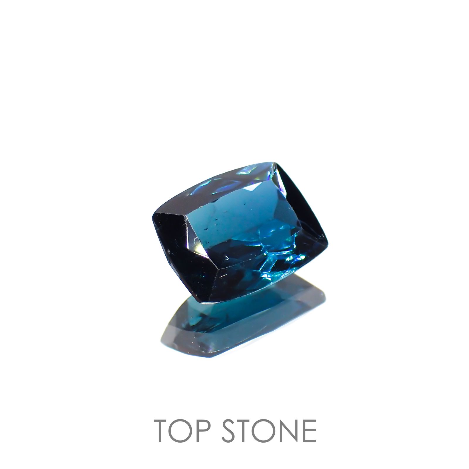 インディゴライト(宝石名ブルー・トルマリン) ブラジル産 1.791ct ソ付(彩珠)[20073912]8.8×6.9mm前後