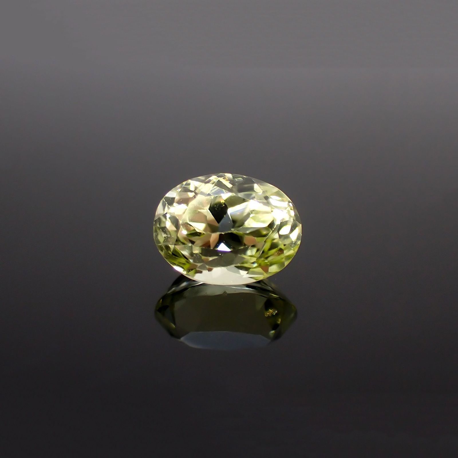シリマナイト(宝石名シリマナイト)インド産 識別済 1.73ct / 7.8x6mm前後 [211113694]