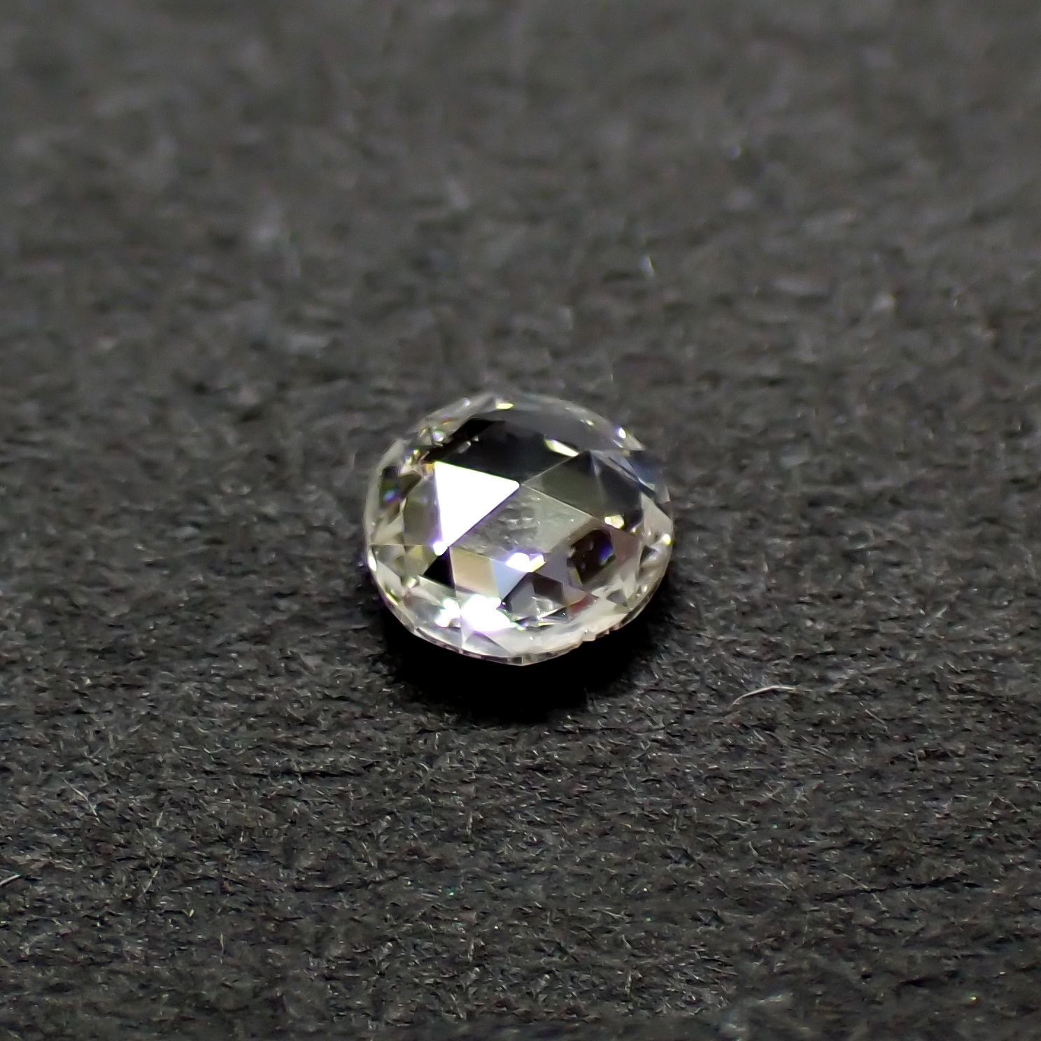 ◇ローズカット◇ダイヤモンド SI-VS / D-G(宝石名ダイアモンド) 0.057ct 識別済[210610911]2.5×2.5mm前後