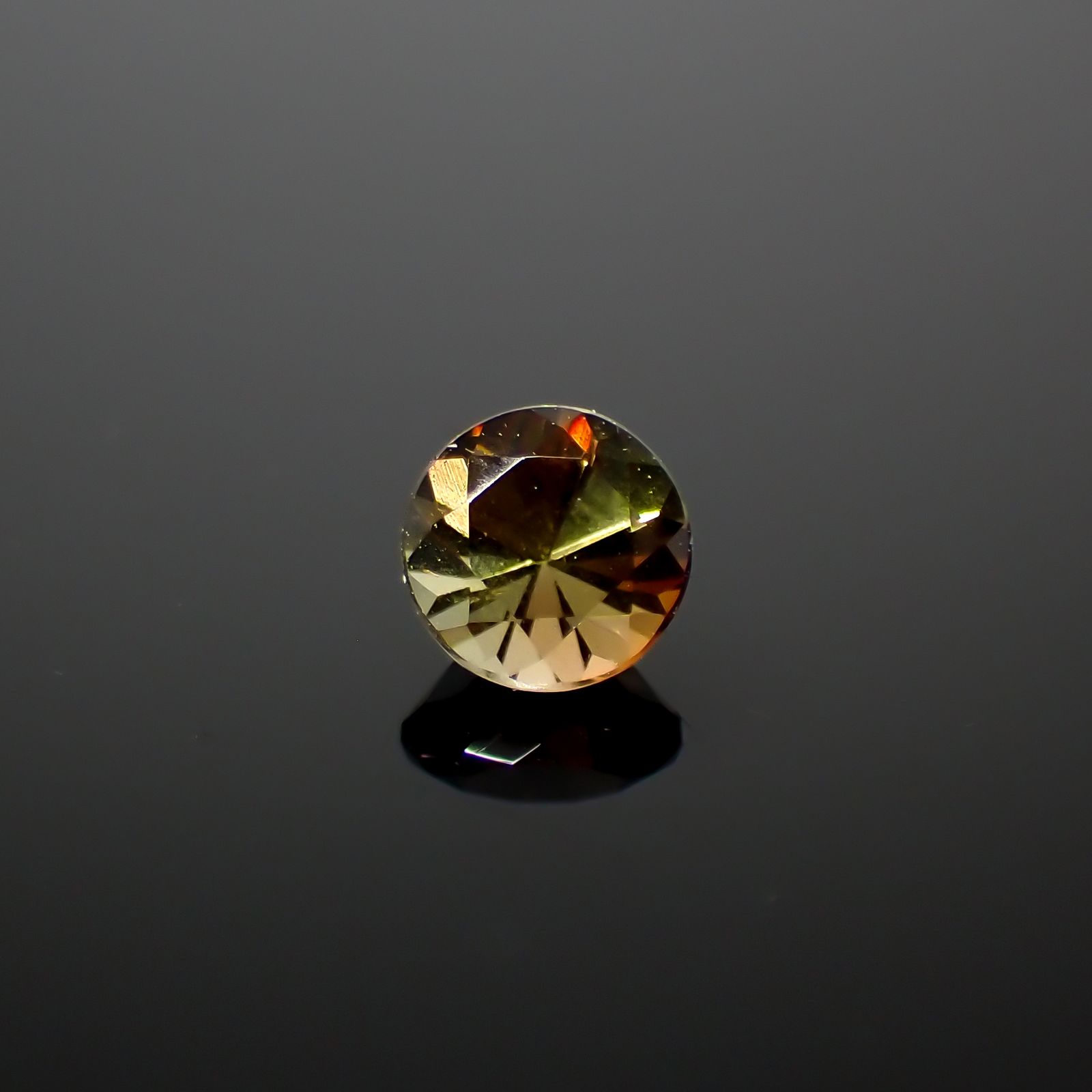 アンダリュサイト(宝石名アンダリュサイト)スリランカ/マダガスカル産 0.32ct 識別済[240226125]4.1x4.1mm前後