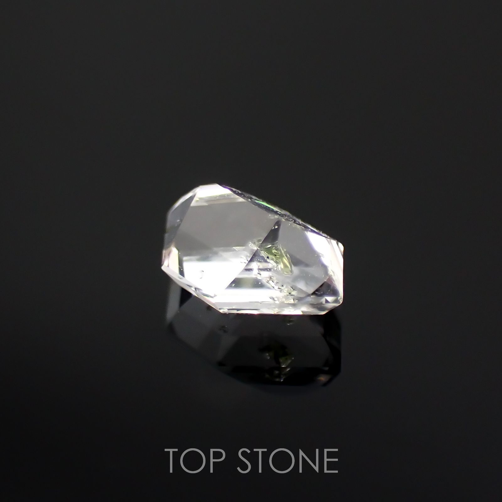 ◇カスタムカット◇オイルインクォーツ パキスタン産 0.38ct[221018534]6.3x4mm前後