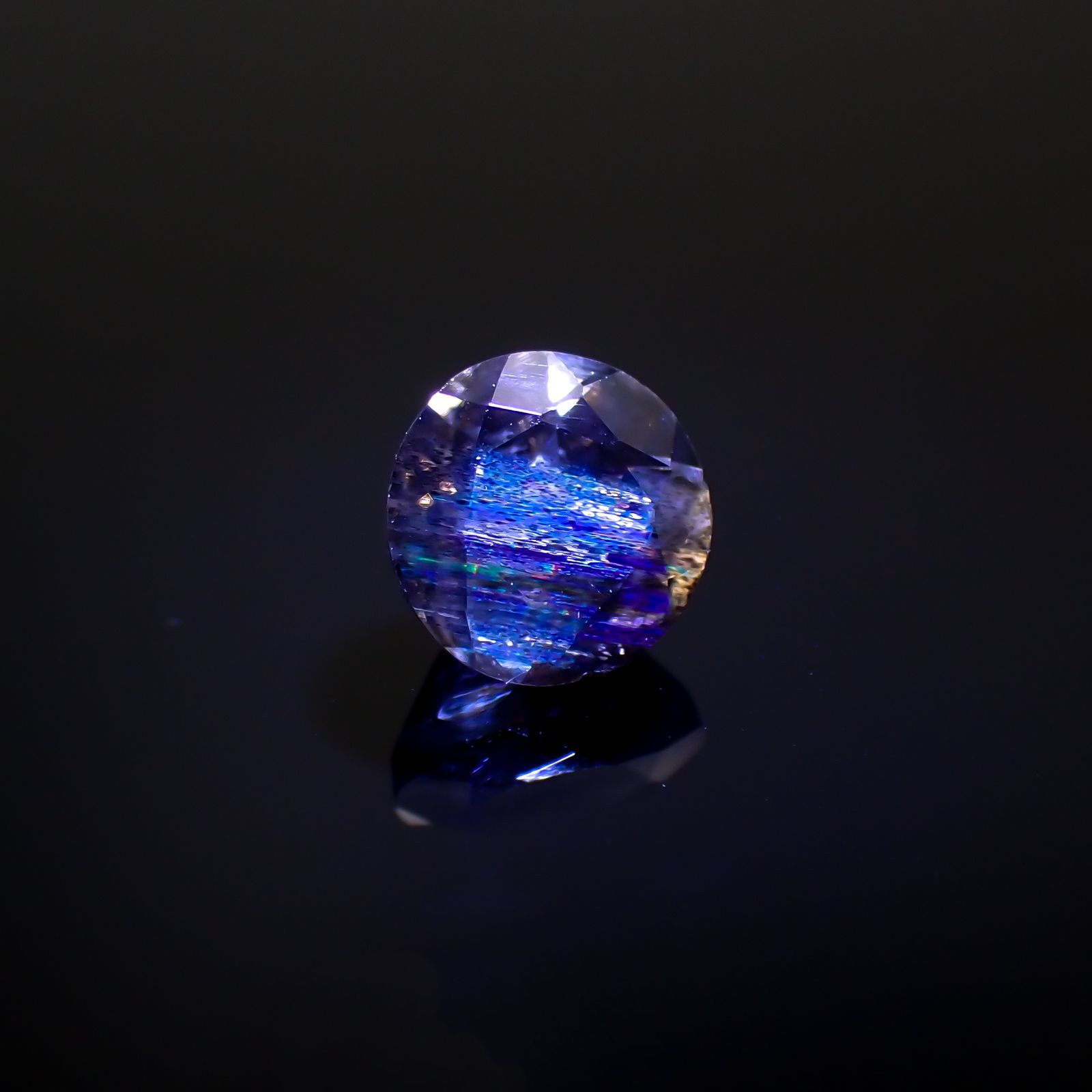 レインボースキャポライト ブラジル産 0.50ct[221119050]4.9x4.9mm前後