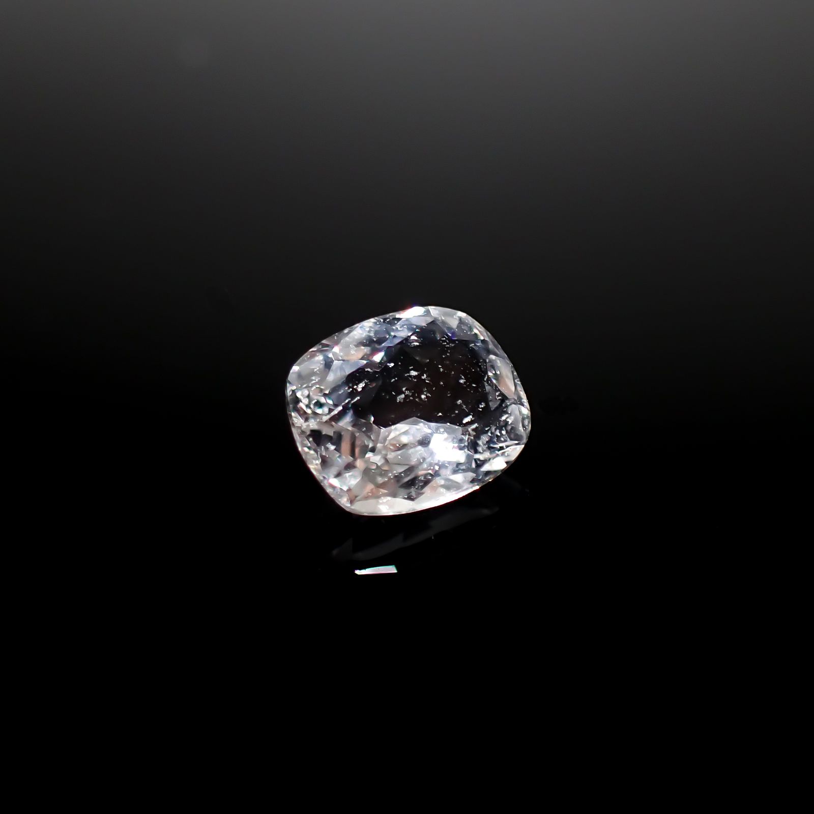 テネブレッセンススキャポライト アフガニスタン産 0.65ct[240928921]6.3x5.2mm前後