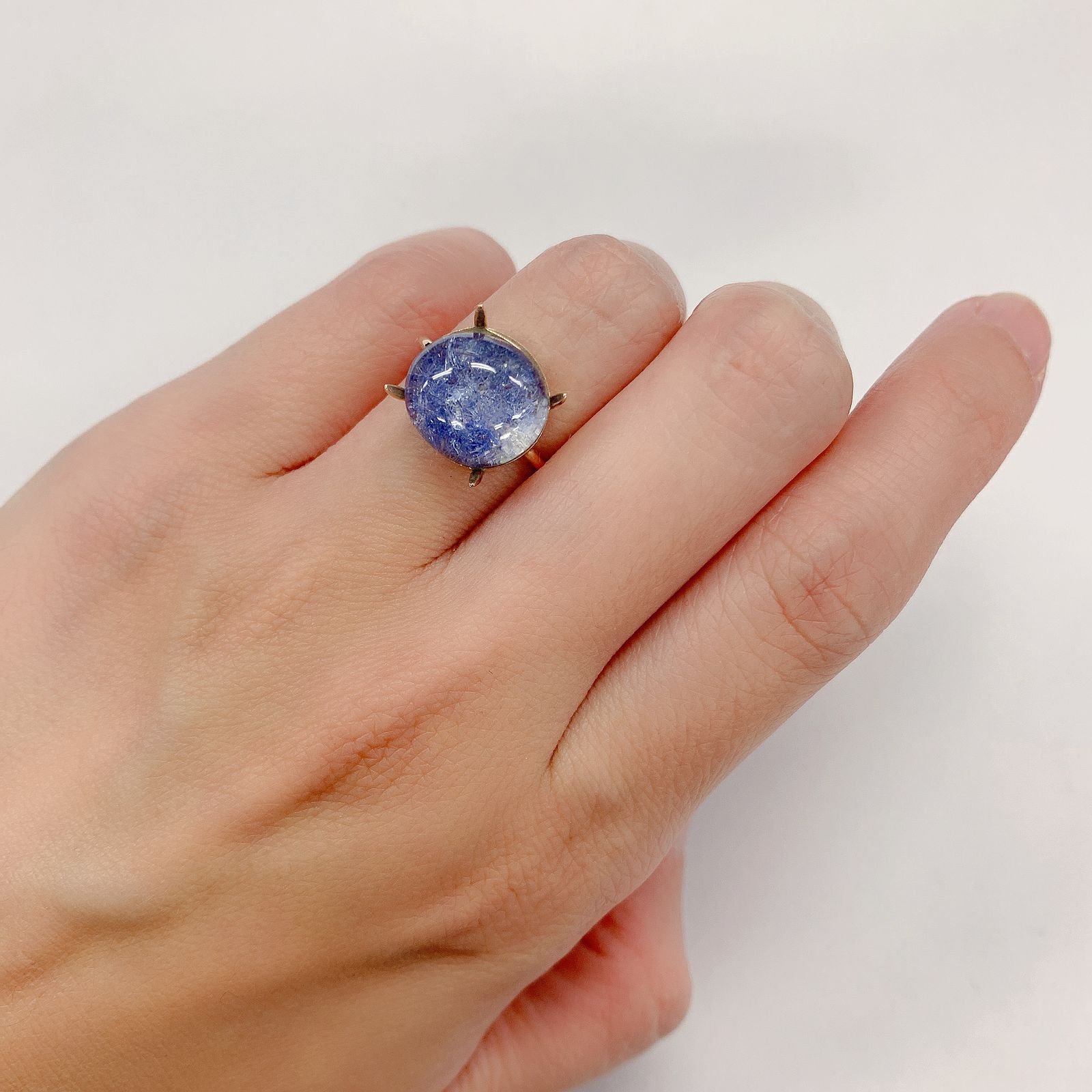 デュモルチェライトインクォーツ ブラジル産 5.51ct[20062935]10.8×11.8mm前後
