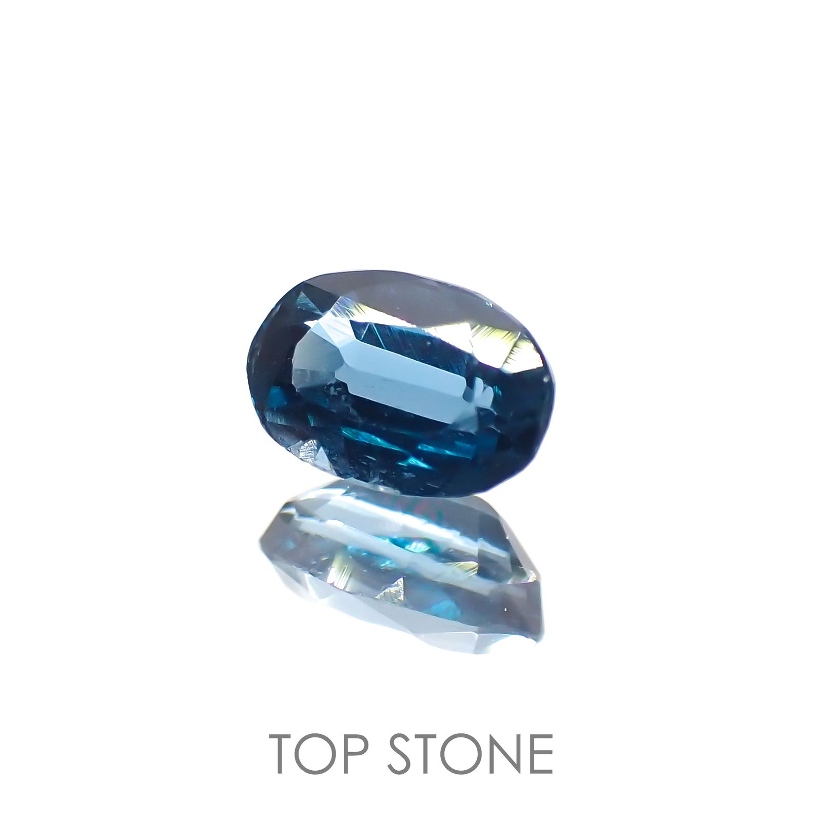 オーシャンブルーカイヤナイト(宝石名カイヤナイト) ネパール産 0.71ct 識別済[210711423]6.2×4mm前後