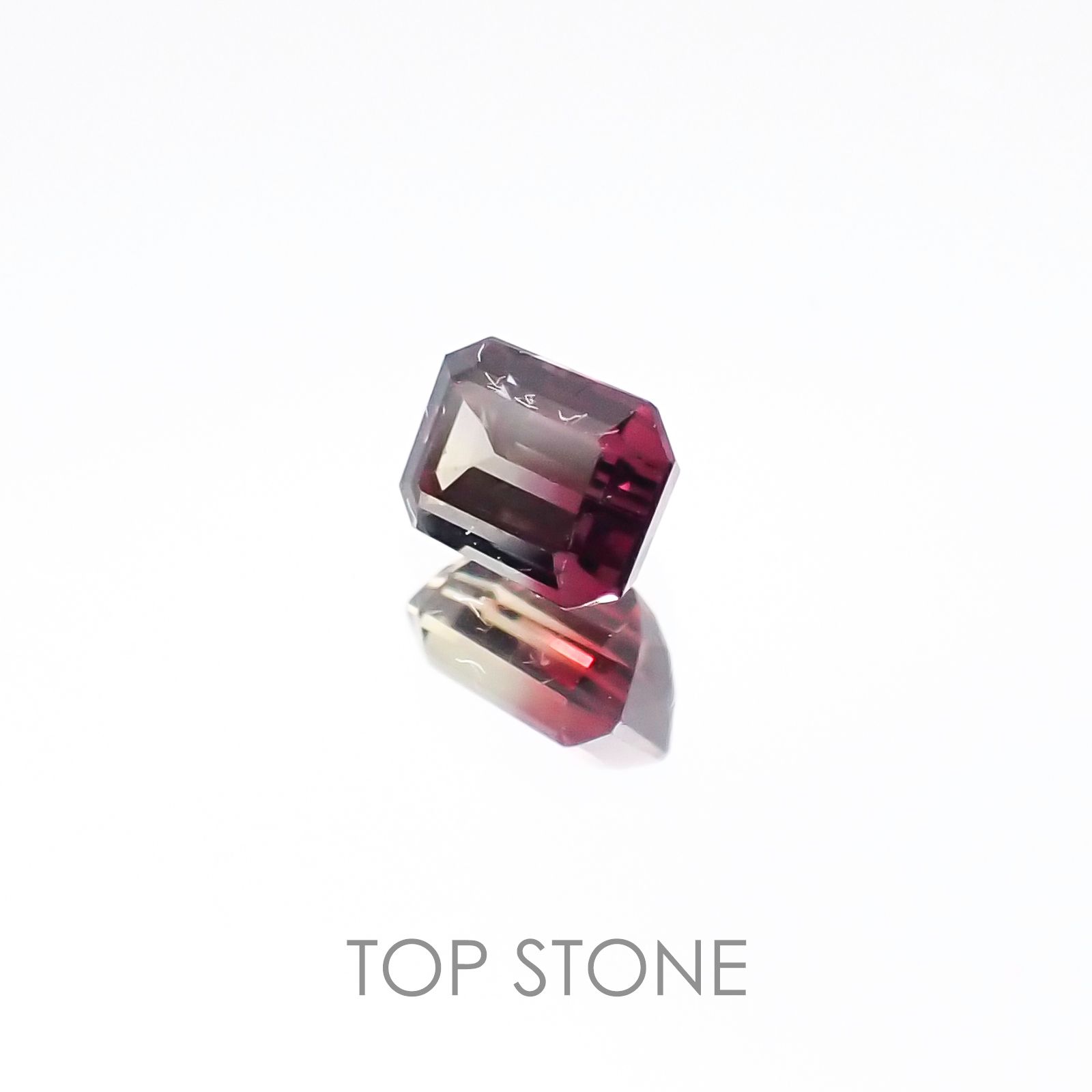 バイカラーサファイア タンザニア産 ルース 0.29ct[20106700]3.8×2.9mm前後
