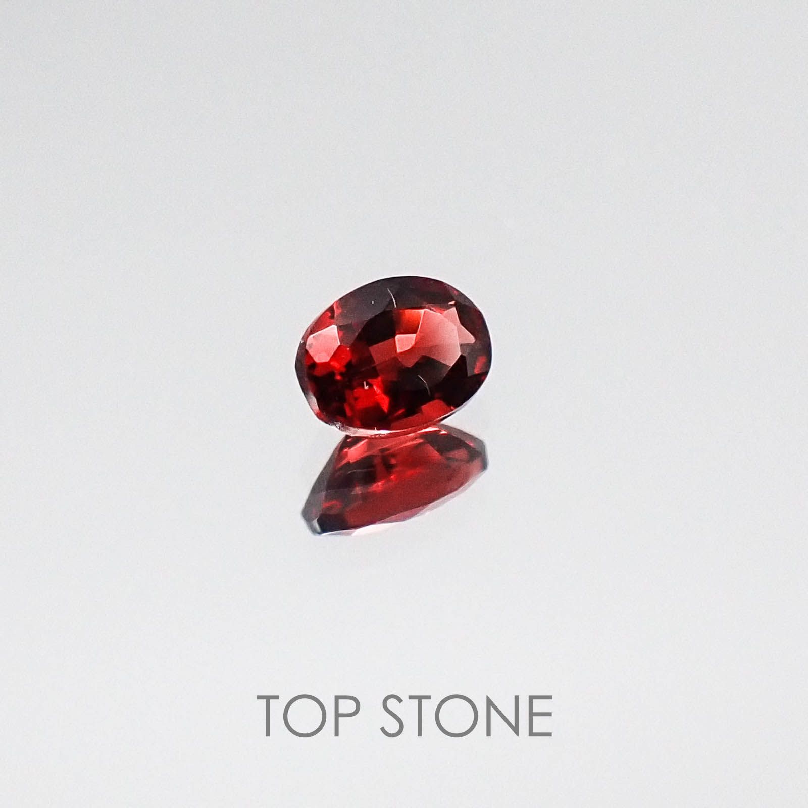 レッドスピネル タンザニア産 ルース 0.21ct[20073932]4.1×3mm前後