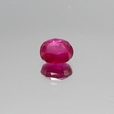 ルビー(宝石名ルビー)ミャンマー・モゴック産 0.82ct 識別済[220717099]5.6x4.9mm前後