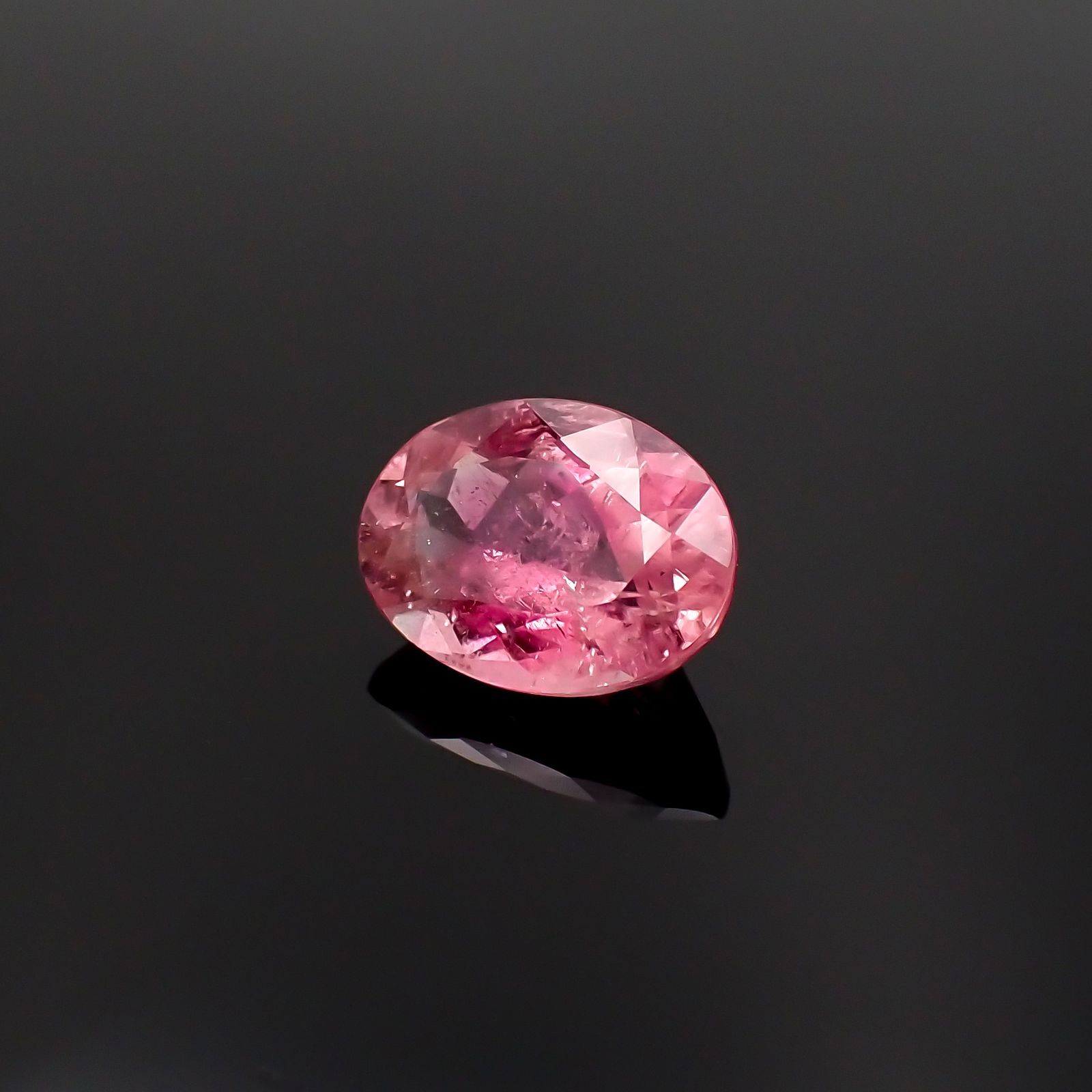 ピンククリスタルトルマリン(宝石名ピンク・トルマリン)コンゴ民主共和国産 3.20ct 識別済[230823292]11.2x8.1mm前後