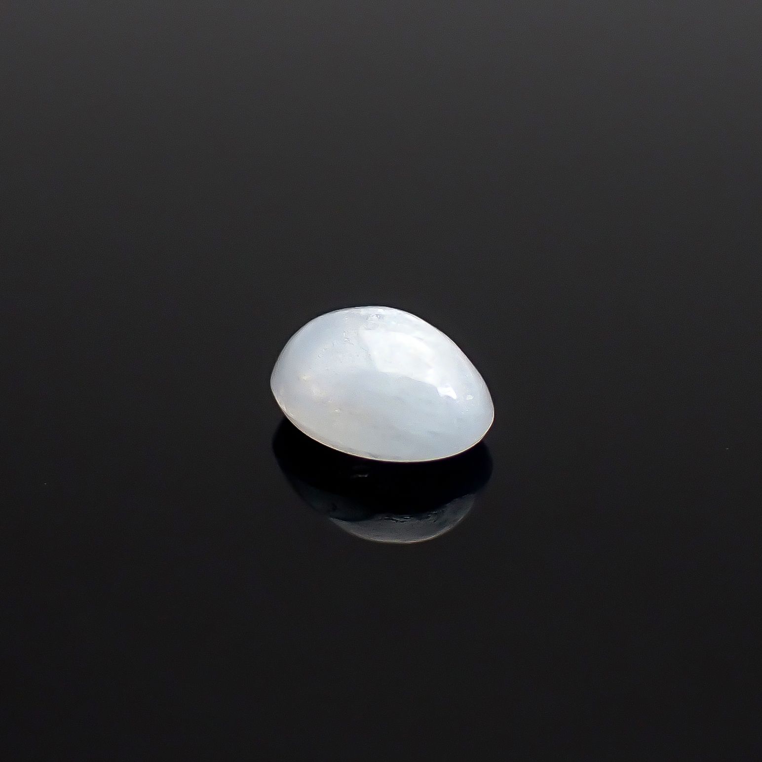 ジルコンキャッツアイ ビルマ産 0.62ct / 5.2x4mm前後 [260832881]